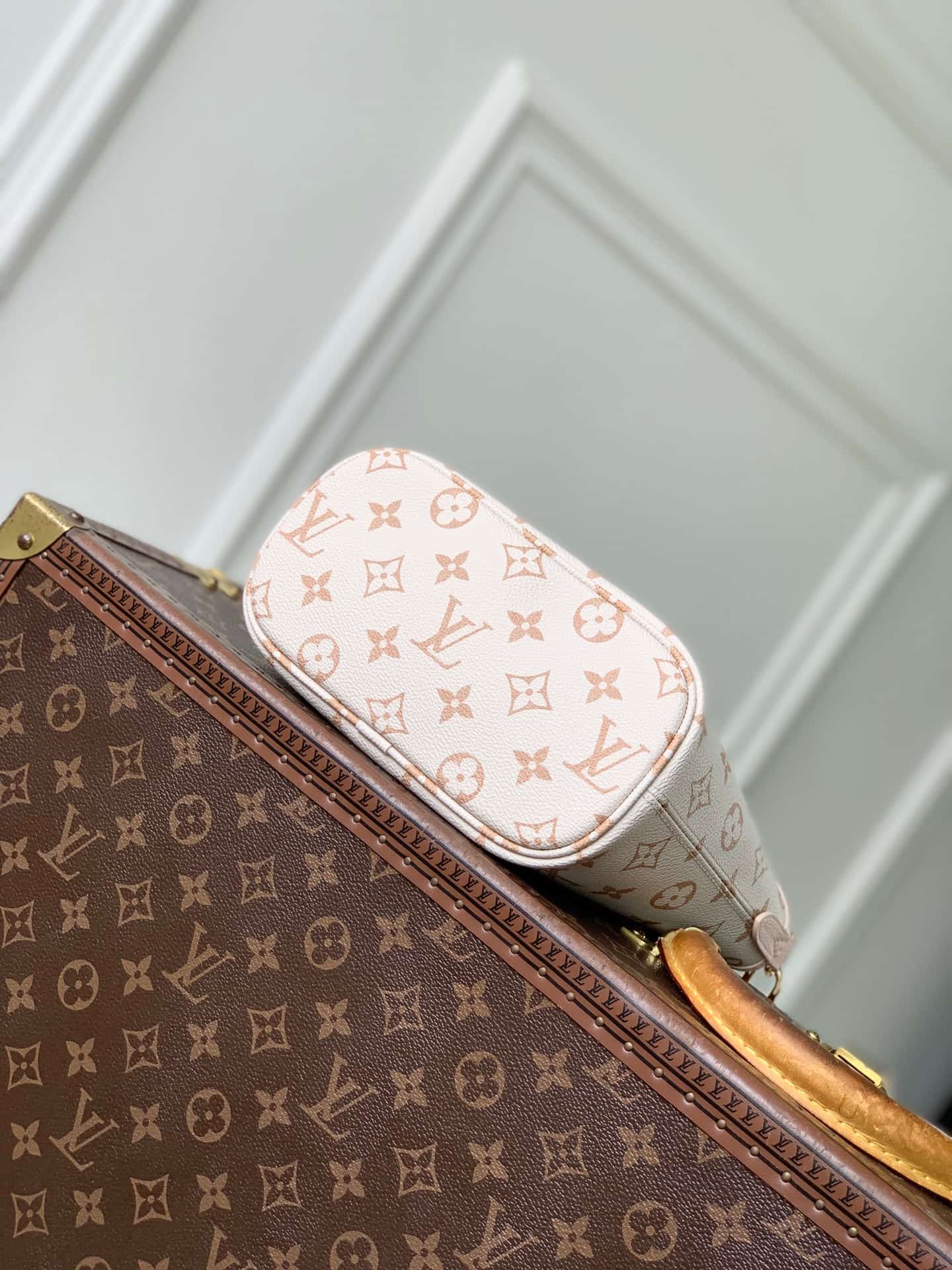 Louis Vuitton Neverfull Inside Out BB Monogram Dune / Pink Cowhide leather M2A466 High