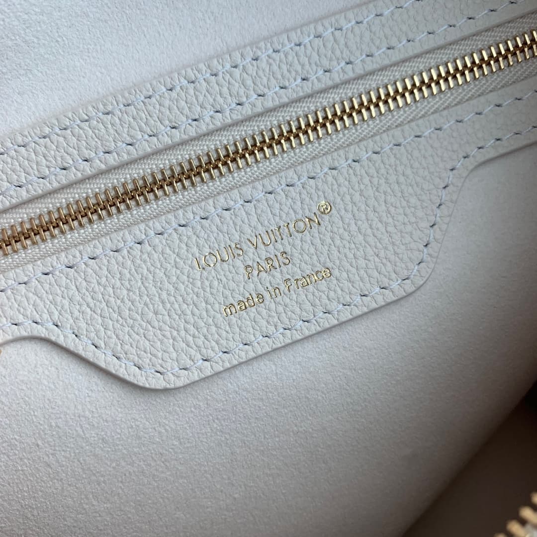 Louis Vuitton Speedy Bandoulière 25 Monogram leather M26690 White High