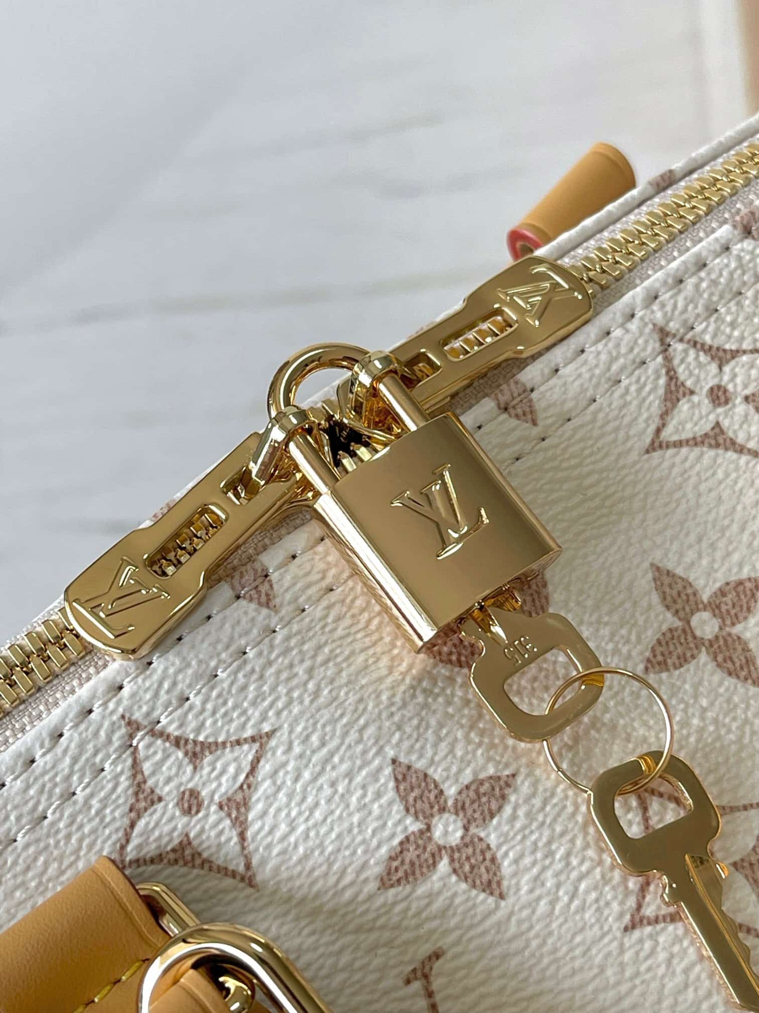 Louis Vuitton Speedy Soft 30 Lucky Coated canvas Monogram Dune/Pink M15108 TOP