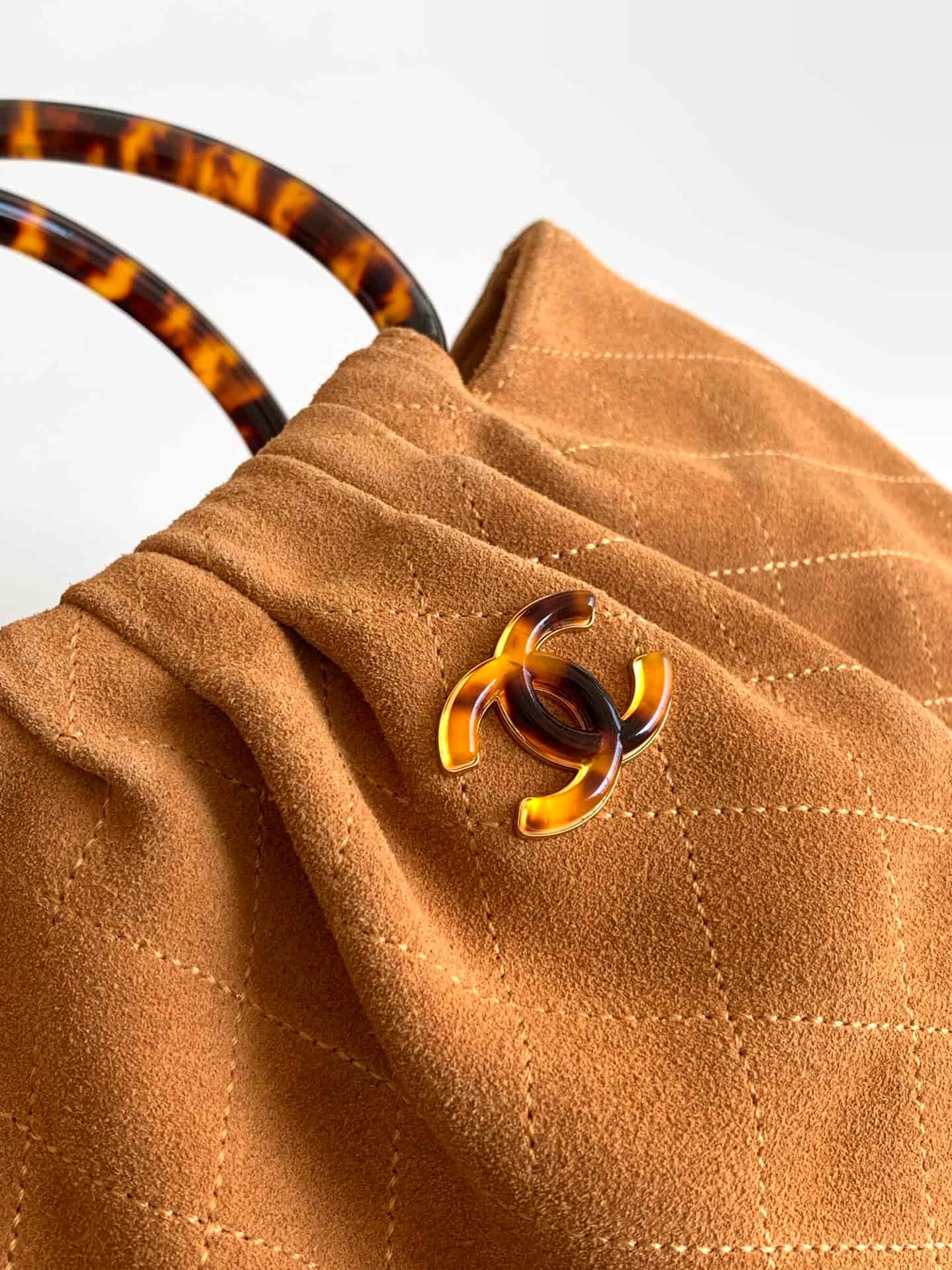 Chanel Medium Hobo Bag Suede Calfskin Turtoise-Shell Effect Plexi & Gold-Tone Metal Camel AS6010 High