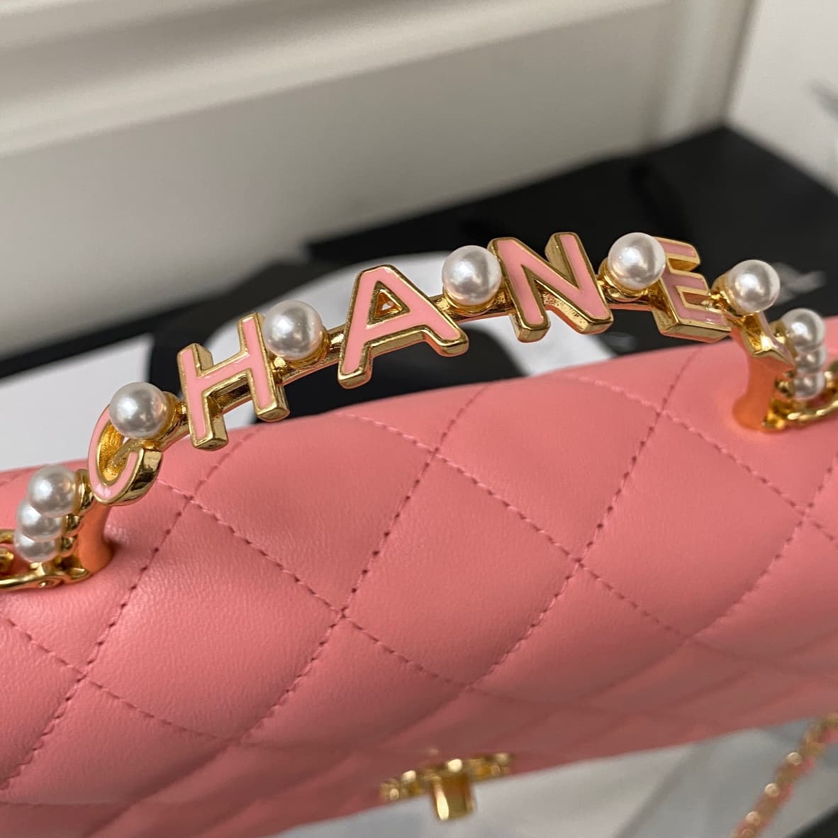 Chanel Wallet on Chain AP3504 Lambskin, Imitation Pearls, Strass & Gold-Tone Metal Pink A