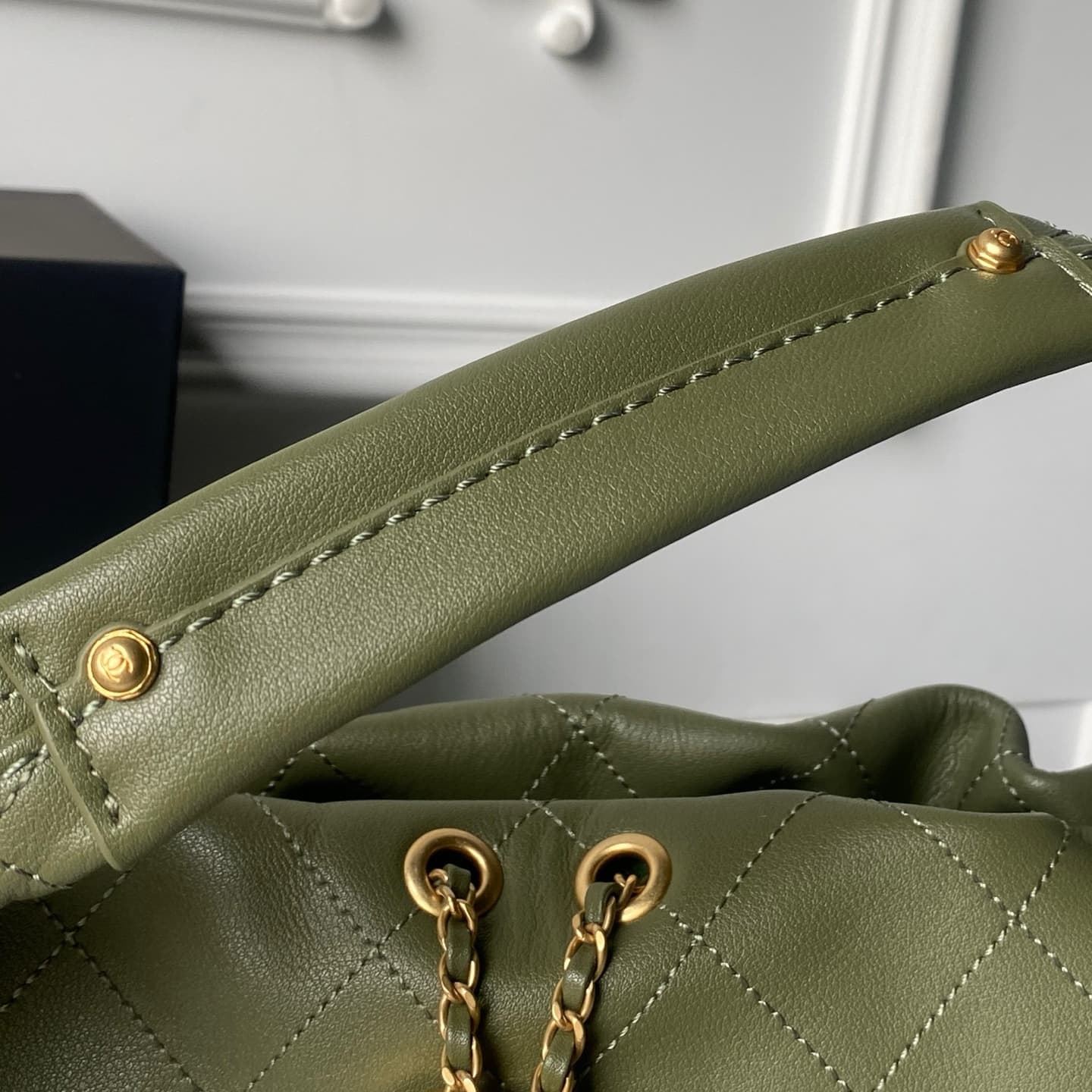 Chanel Hobo Handbag Calfskin & Gold-Tone Metal AS5976 Drak Green A