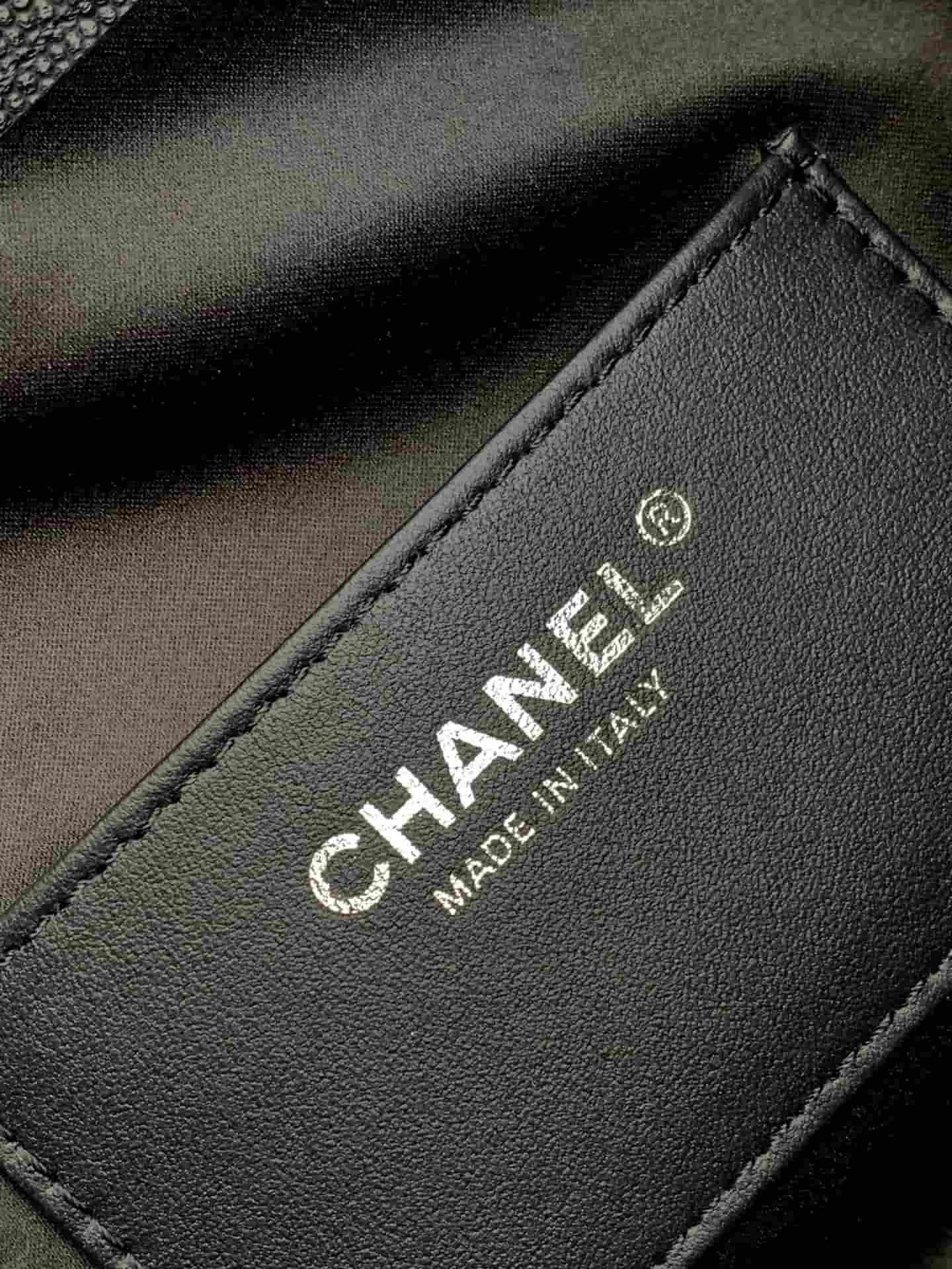 Chanel 25 Small Hobo handbag AS5293 Grained Calfskin &Silver-tone metal Black A