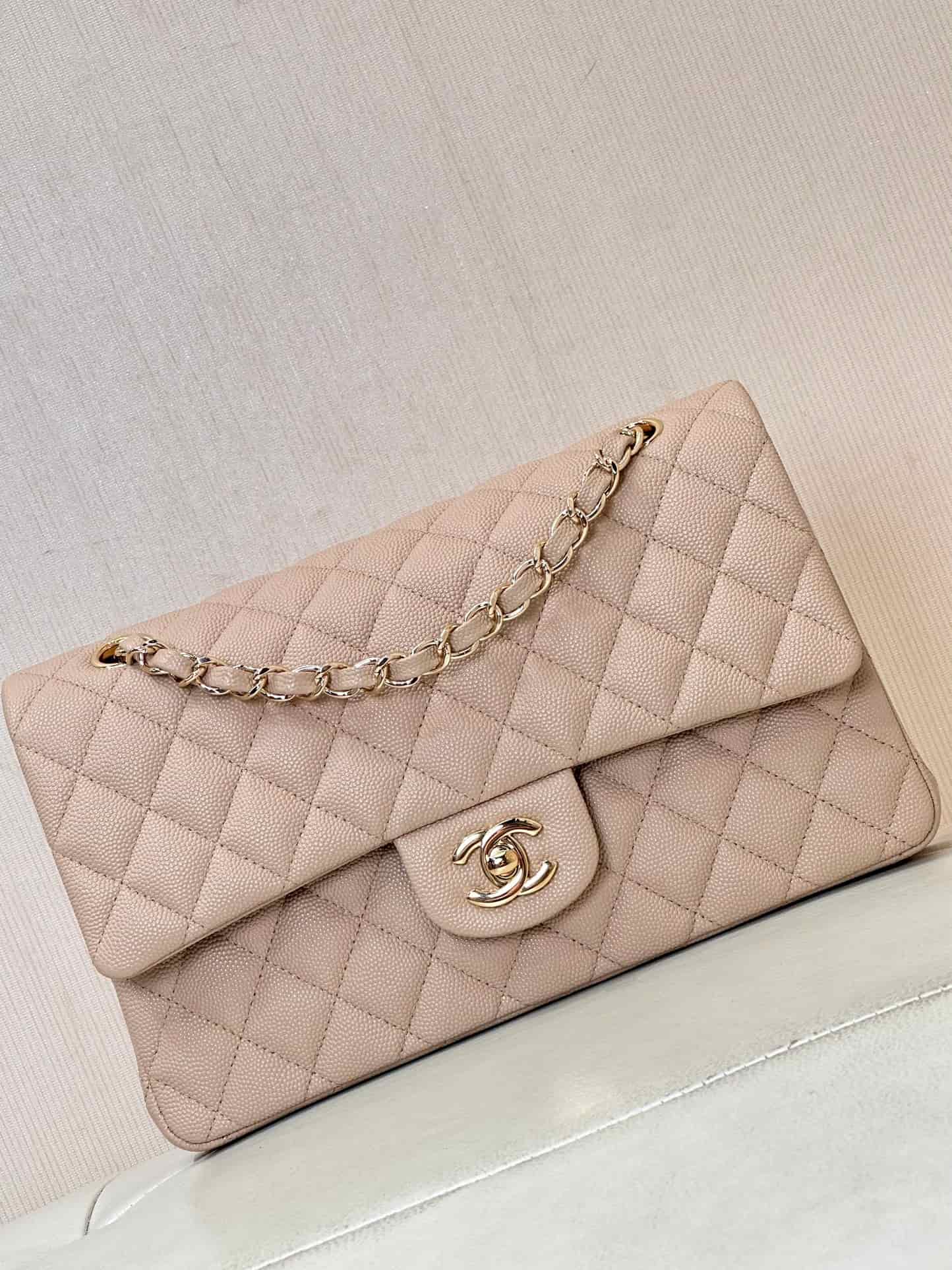 Chanel Medium CLASSIC HANDBAG Grained  Calfskin & Gold-Tone Metal Light Beige TOP