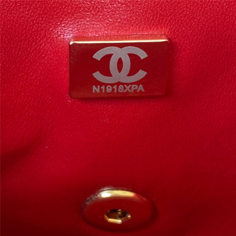 Mini Flap Bag AS3366 Lambskin & Gold-Tone Metal Red A