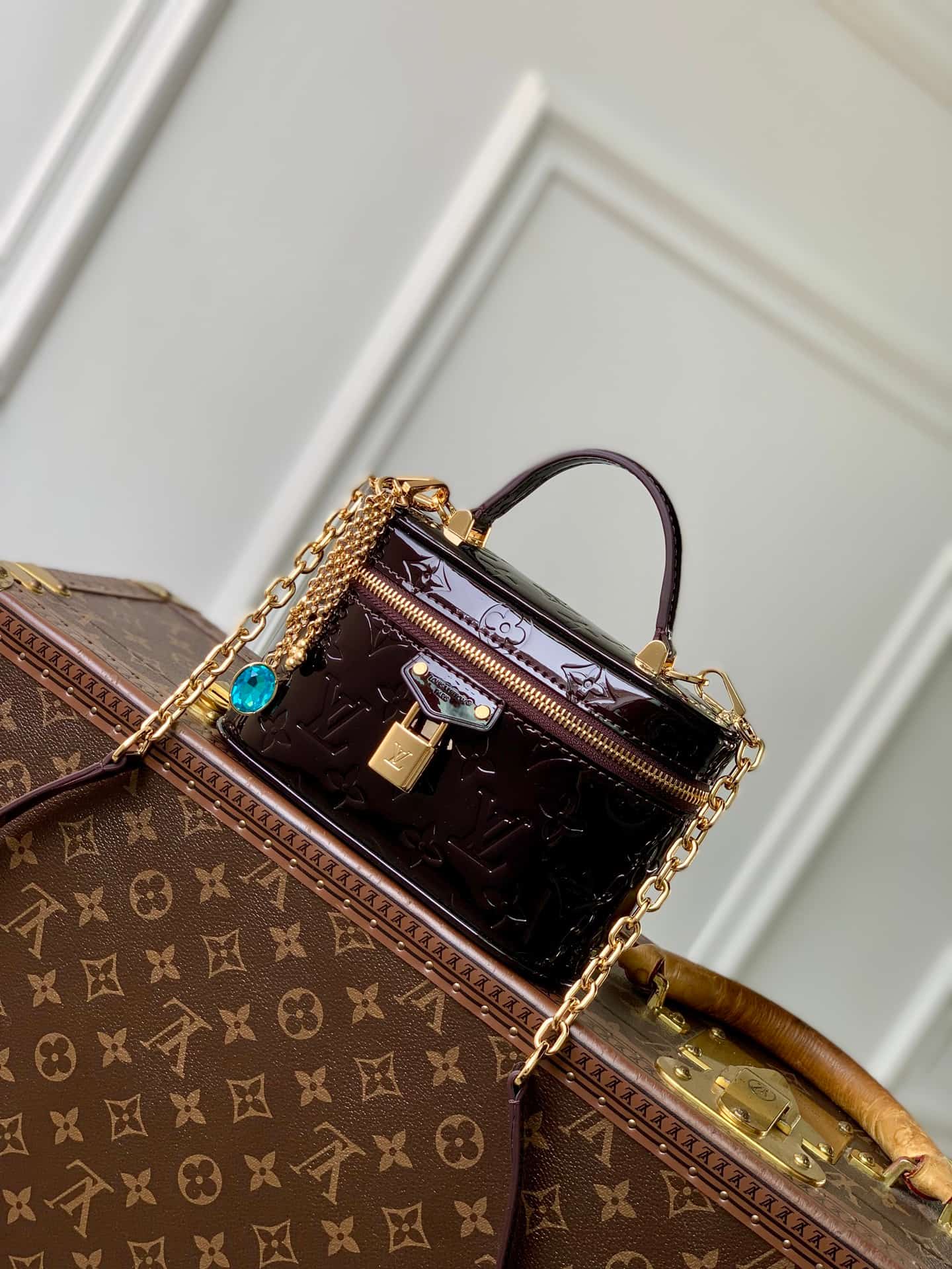 Louis Vuitton Vanity Chain Pouch Datewood Varnished cowhide leather M28334 High