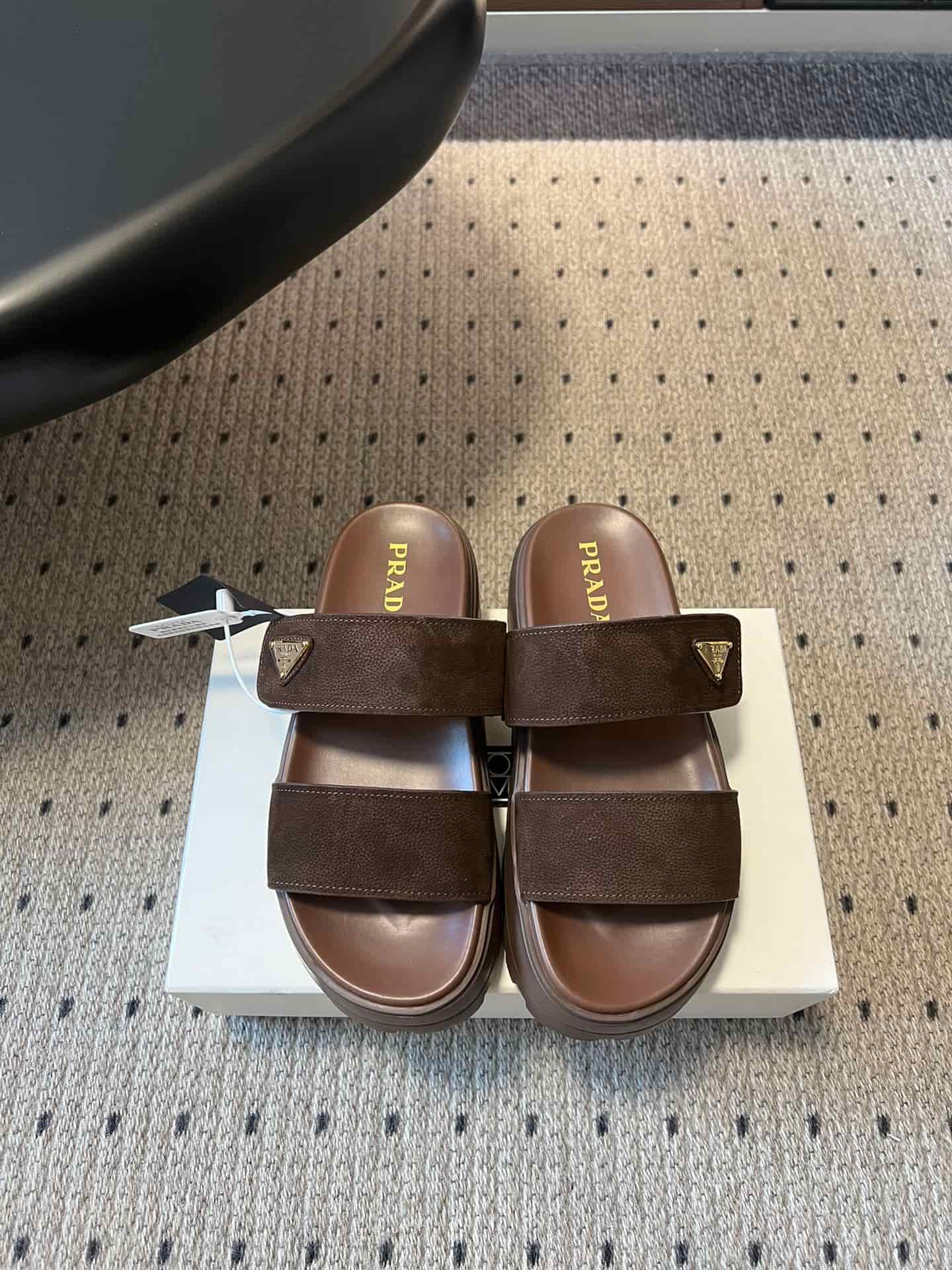 Prada Leather Fussbett Slides