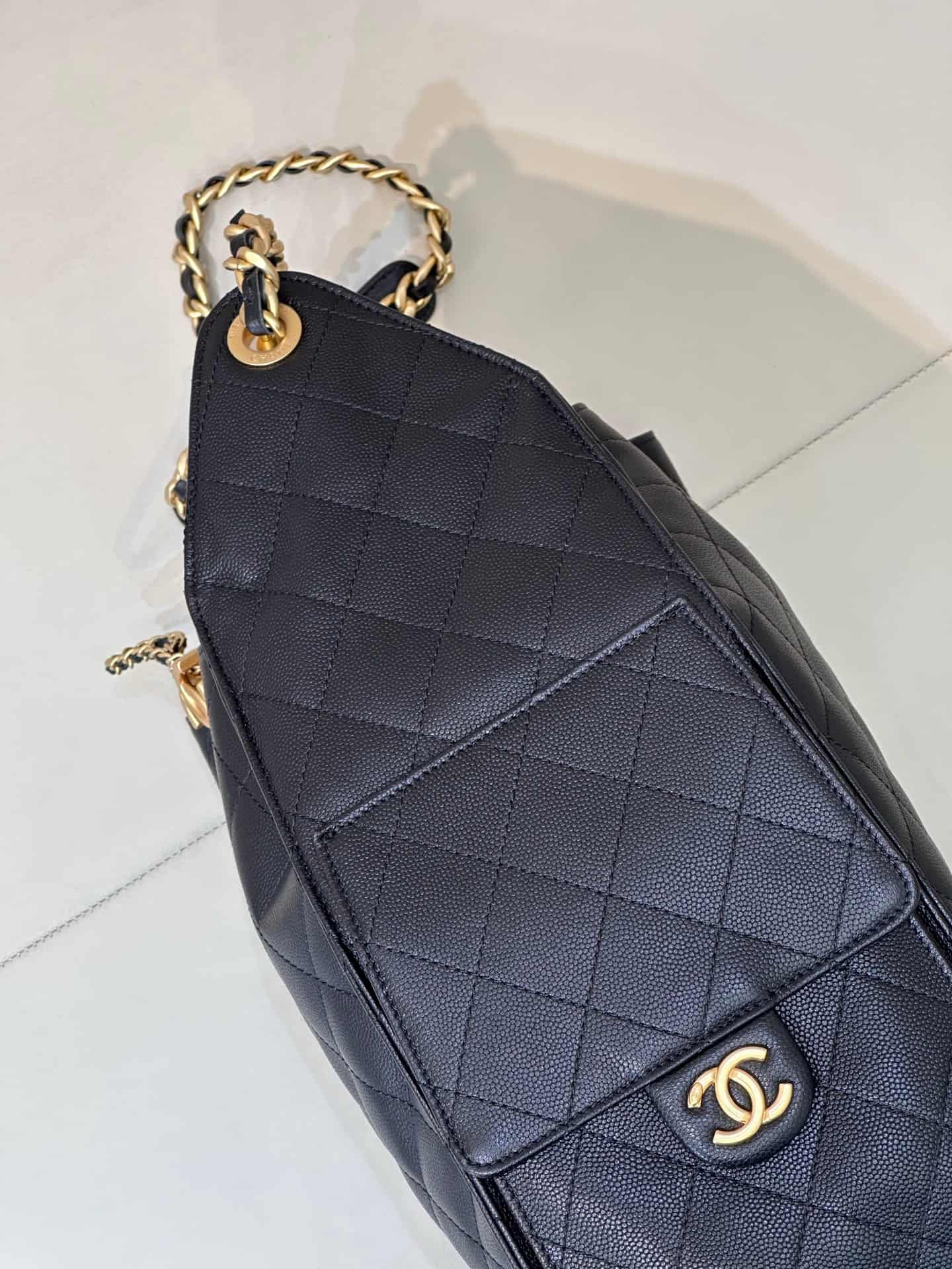 Chanel 25 Medium Hobo handbag AS5311 Grained Calfskin & Gold-tone Metal Black TOP