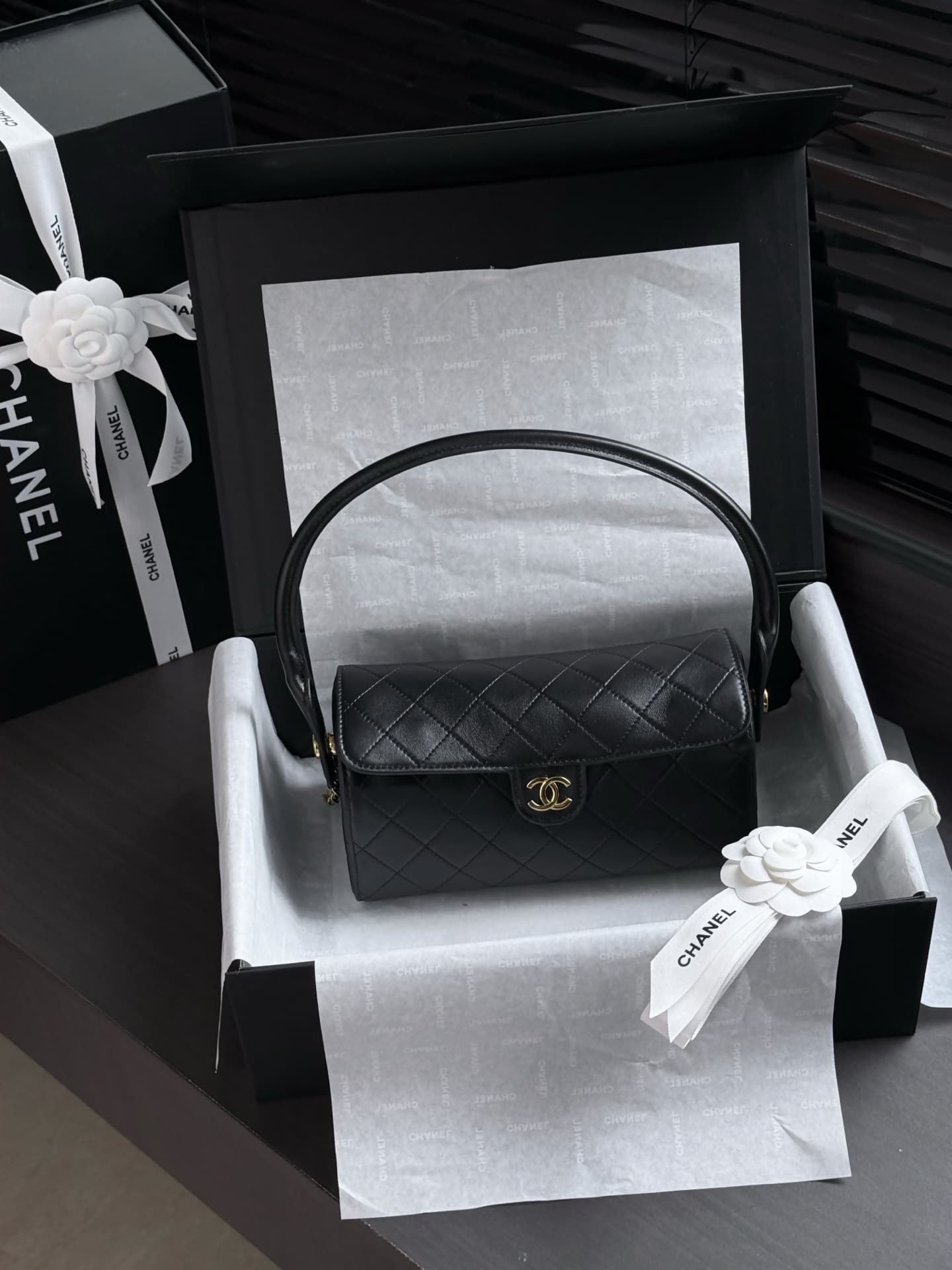 Chanel Clutch with chain Calfskin & Gold-Tone Metal AP5294 Black High