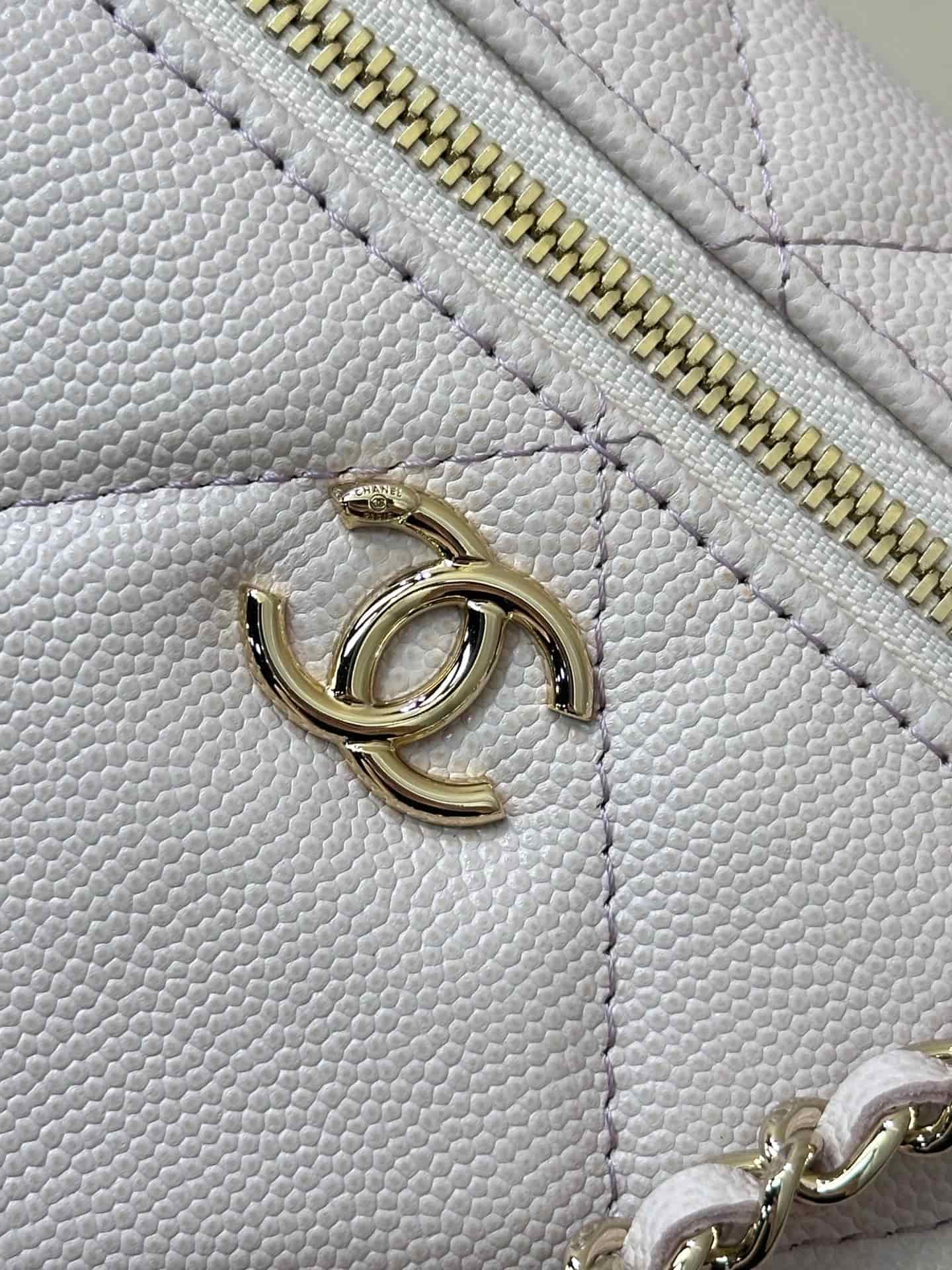 Chanel Vanity with Chain Grained Shiny Calfskin & Gold-Tone Metal Light Pink AP4936 TOP
