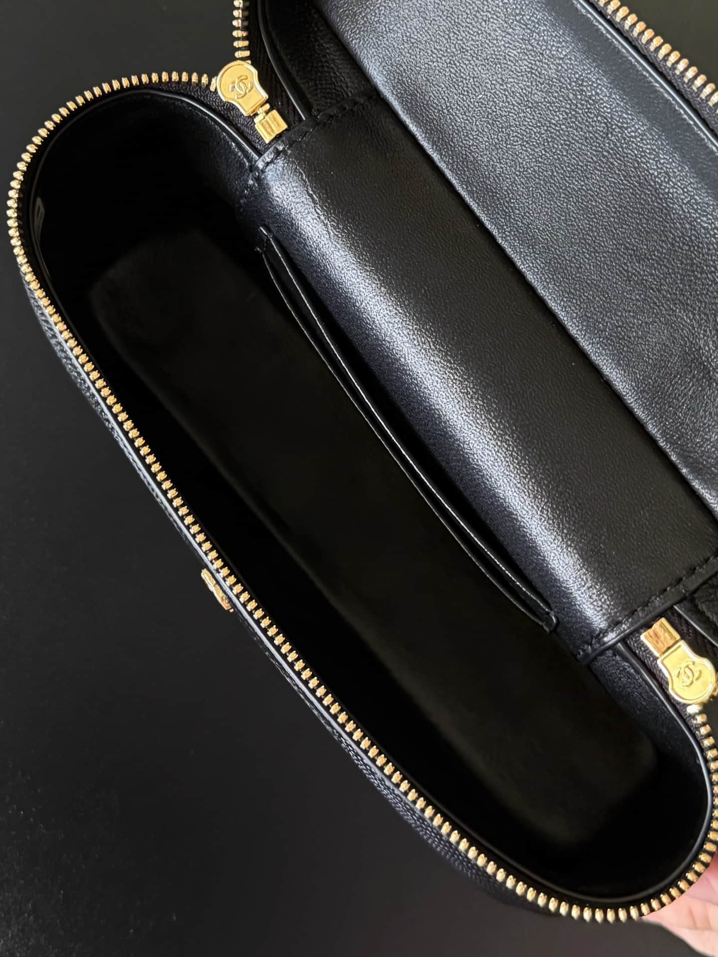 Chanel Small Vanity with chain Lizard Embossed Calfskin & Gold-Tone Metal Black AS5346 A