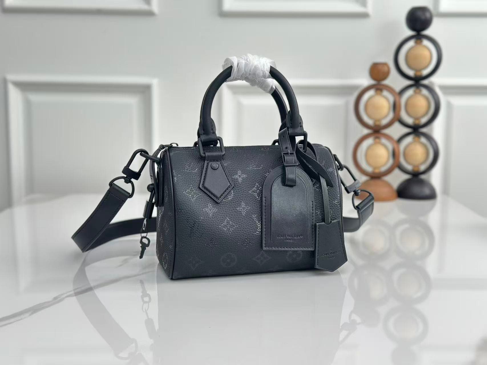 Louis Vuitton Speedy P9 Bandoulière 20 Ultrablack Calfskin leather M28262 High
