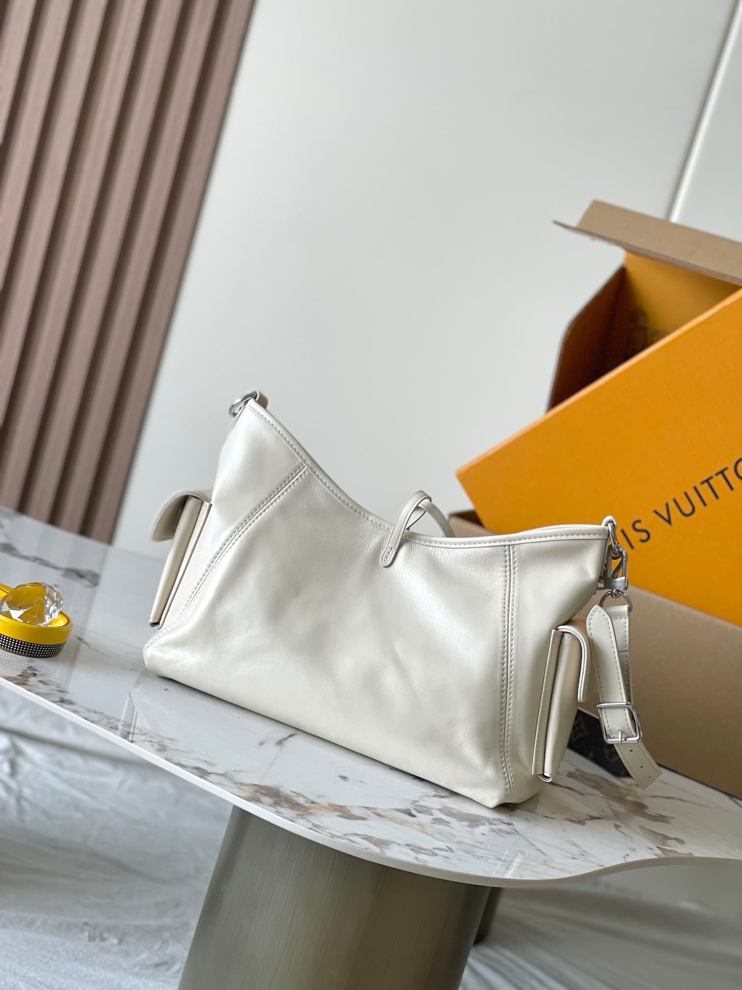 Louis Vuitton CarryAll Cargo Vibe PM Vanilla Lambskin leather M12919 TOP