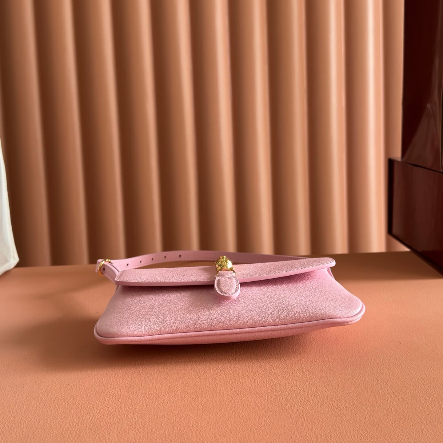 Gucci Jackie small shoulder bag Light pink soft grainy leather 867156 High