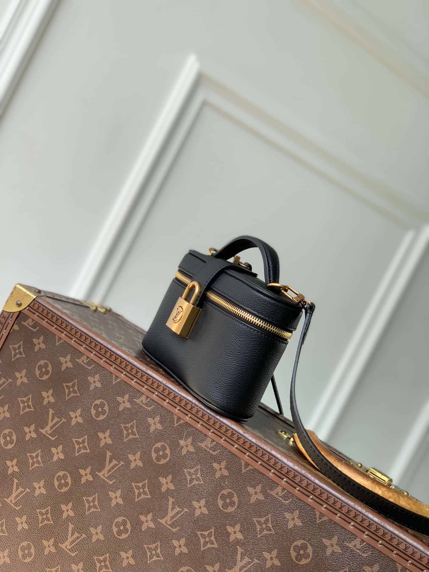 Louis Vuitton Low Key Vanity Pouch Black Calfskin M27505 High