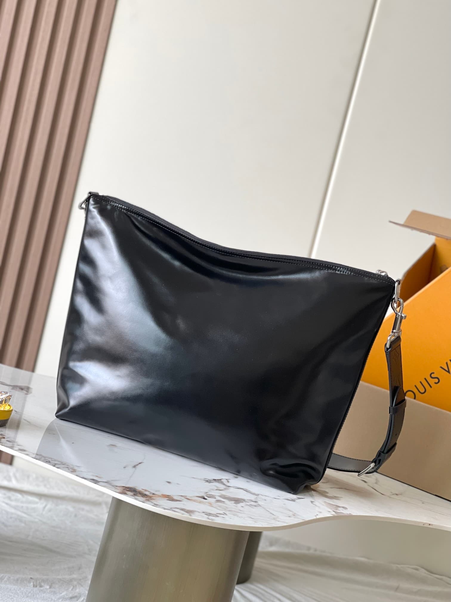 Louis Vuitton Vagabond Hobo Black Calf leather M13986 TOP