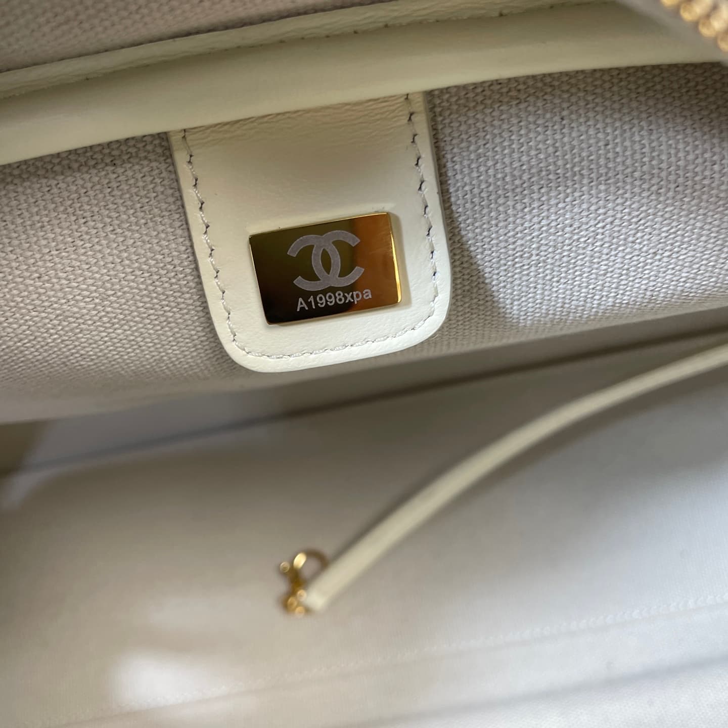 Chanel Maxi bowling bag Suede calfskin & Gold-Tone Metal Black AS6211 A