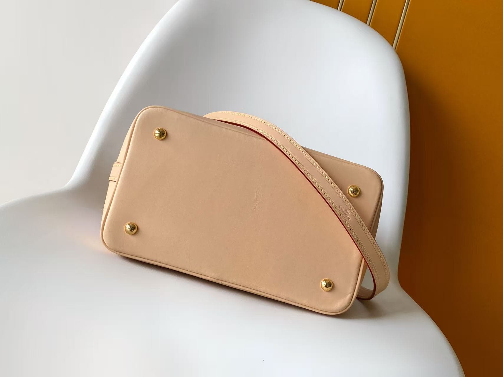 Louis Vuitton Noé Monogram Emblème Rose Ruban M28714 High