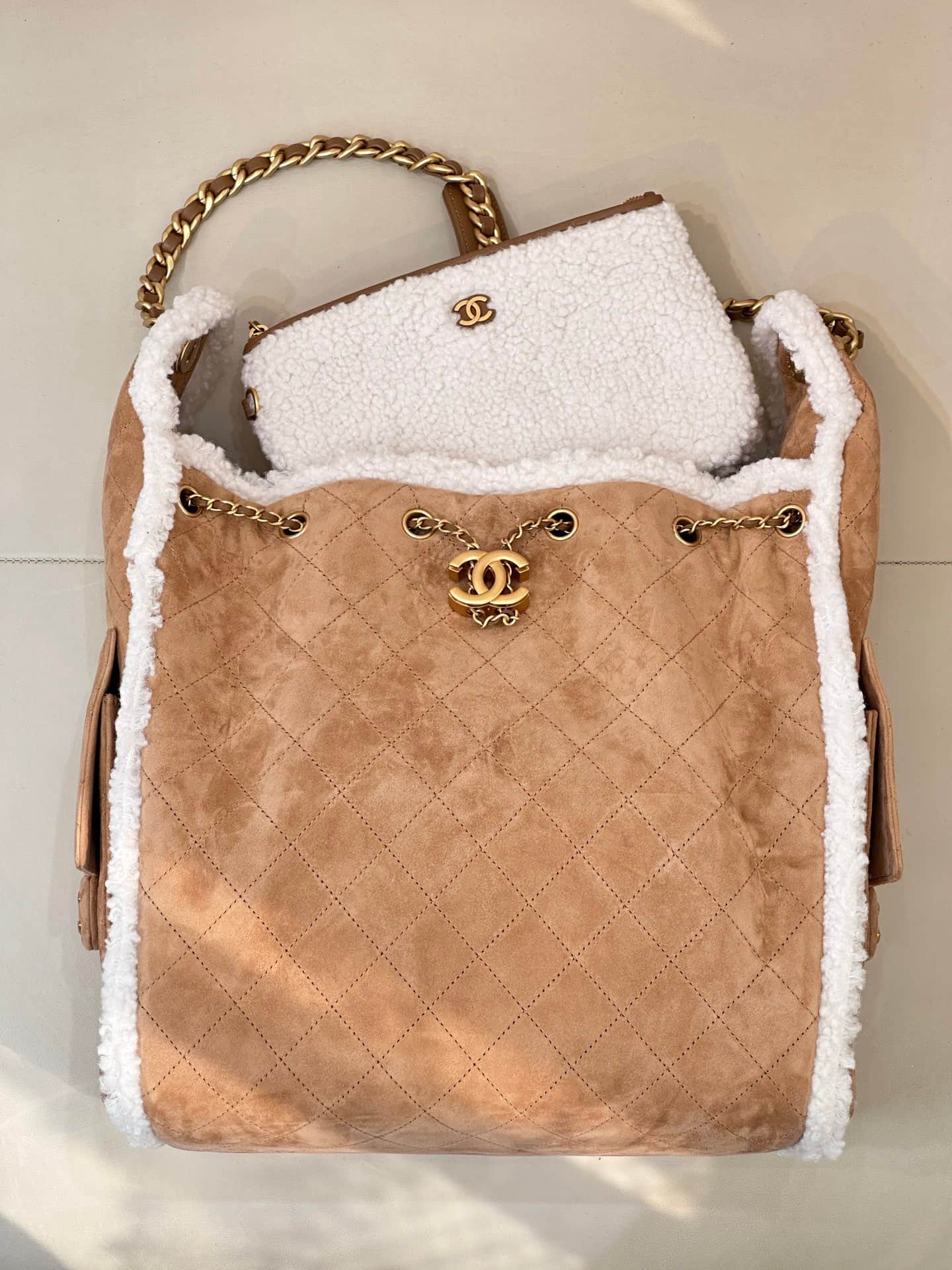Chanel 25 Medium Hobo handbag AS5311  Suede &Shearling &Gold-tone Metal Beige TOP