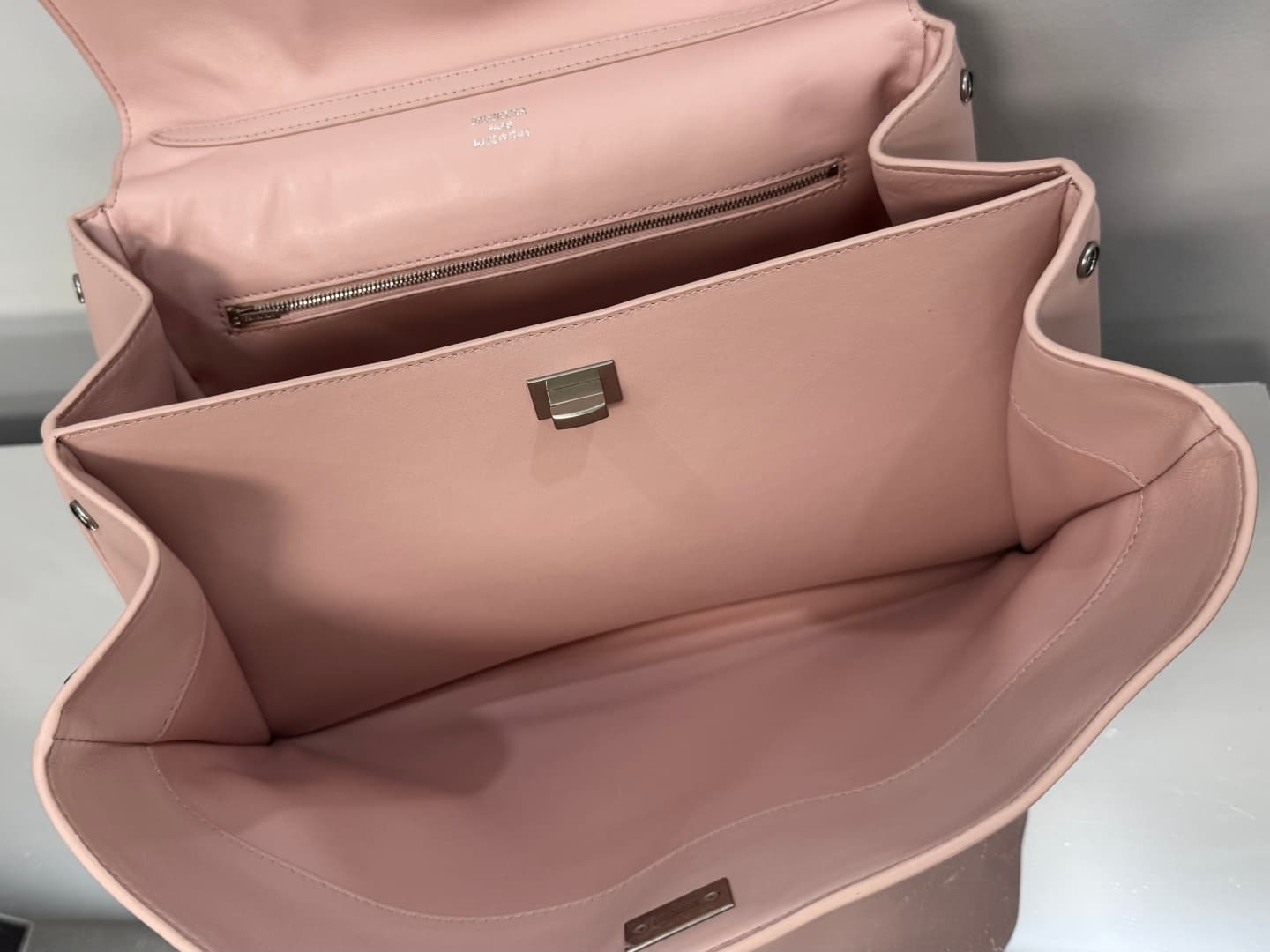 Balenciaga Rodeo Medium Bag in Pink Leather With Silver-Tone Metal TOP
