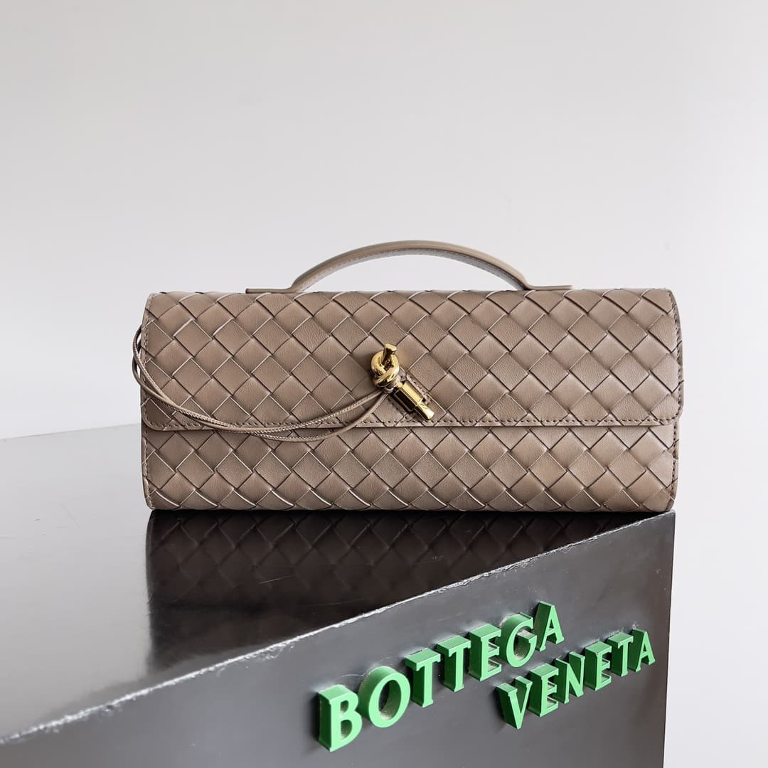 BV Long Clutch Andiamo With Handle Lambskin TOP