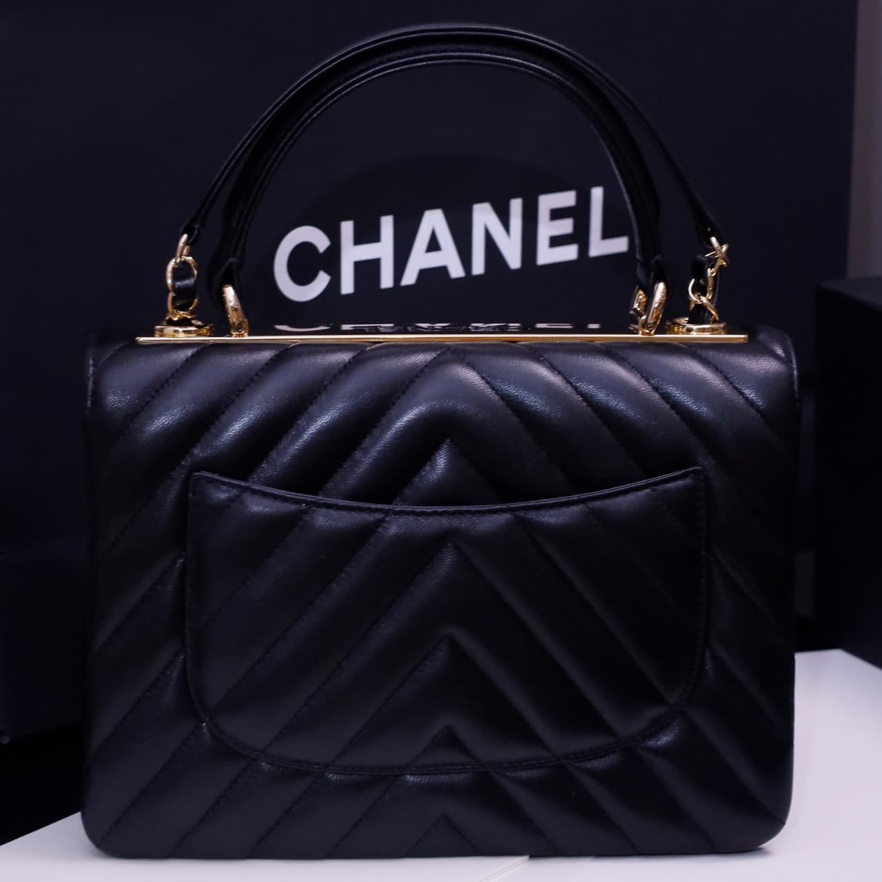 SMALL FLAP BAG WITH TOP HANDLE Lambskin Gold Metal Black A