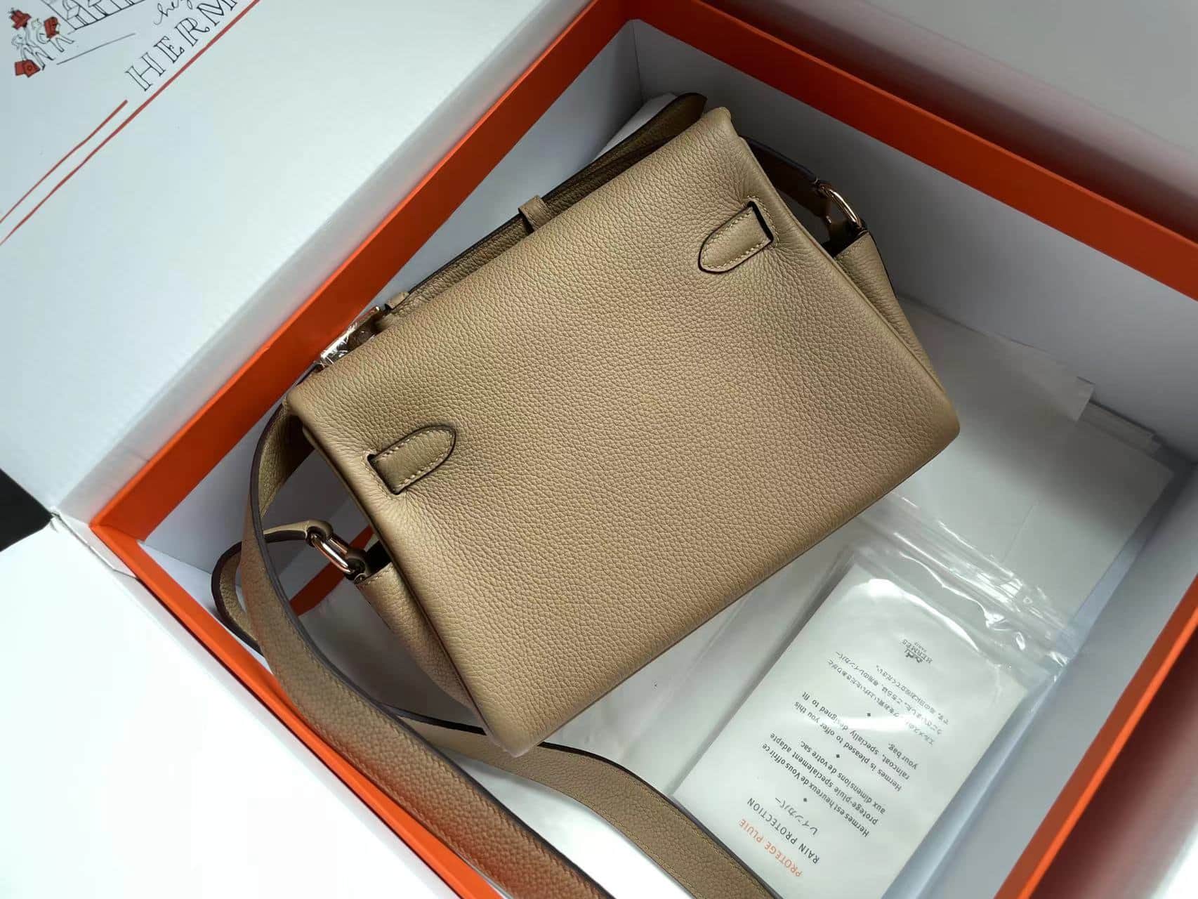 Hermes Kelly Messenger 25cm Taurillon Clemence Leather In Biscuit WAX