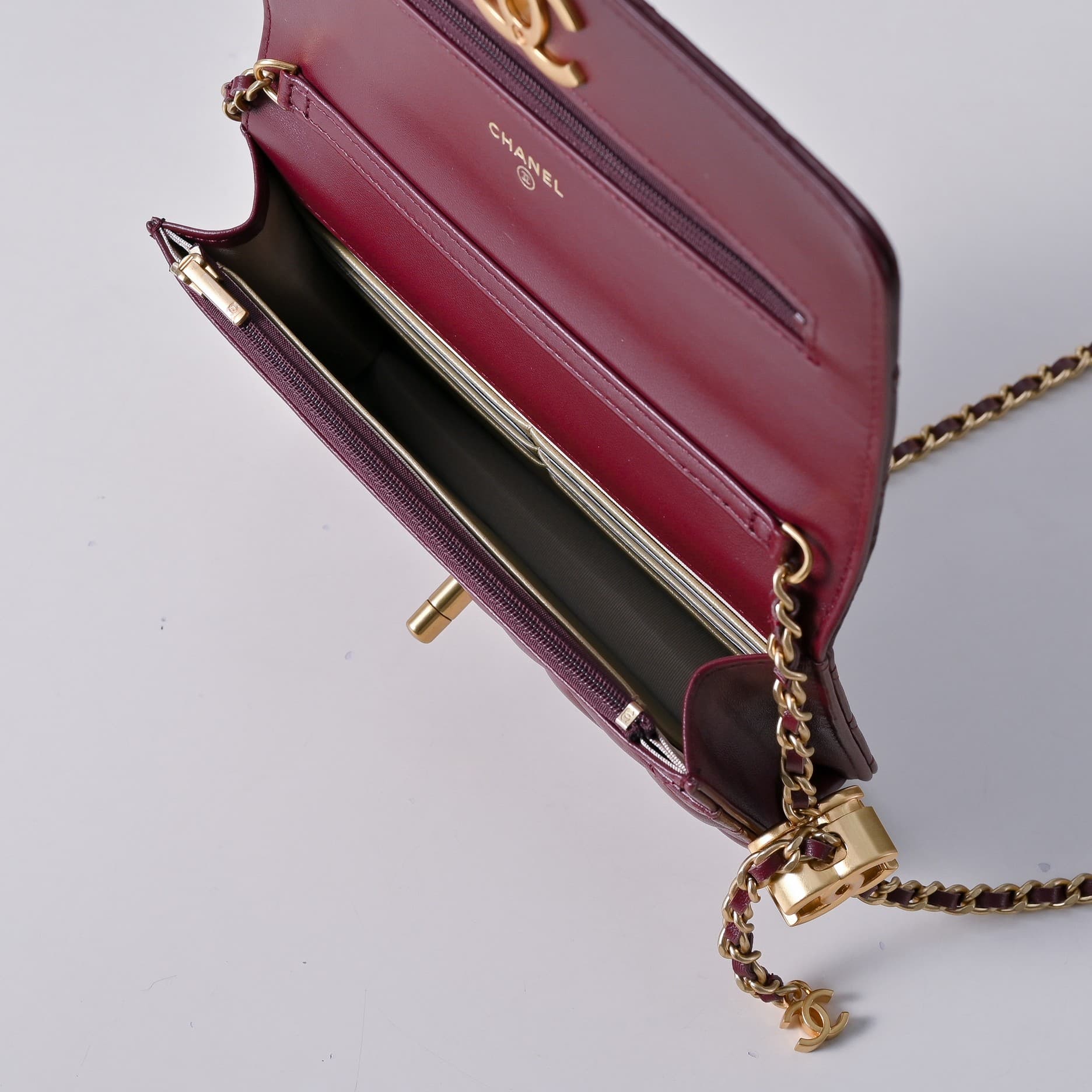 Chanel Wallet on Chain Quilted Leather  & Gold-Tone Metal Claret AP3938 High