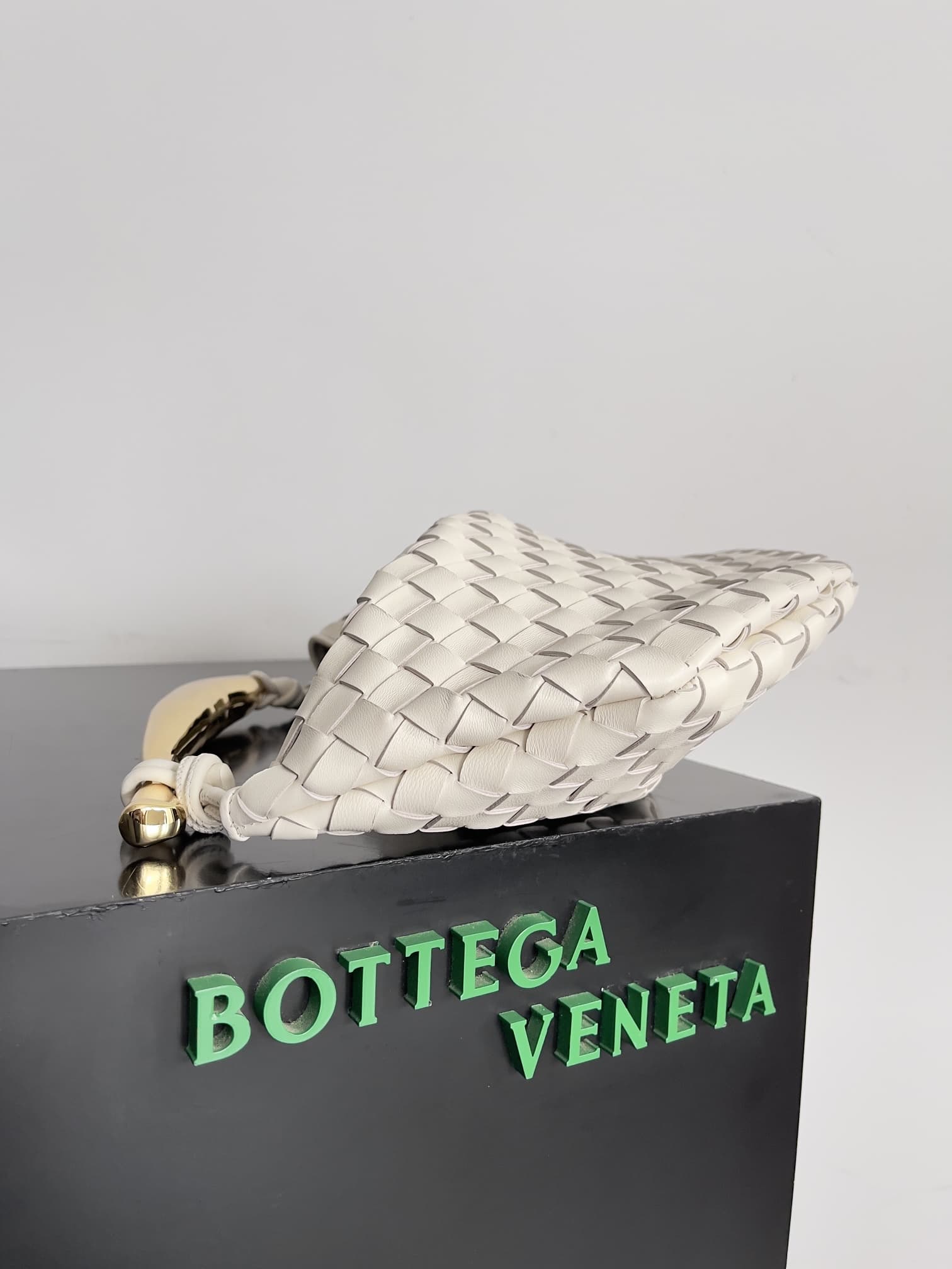 BV Sardine Small Intrecciato White TOP