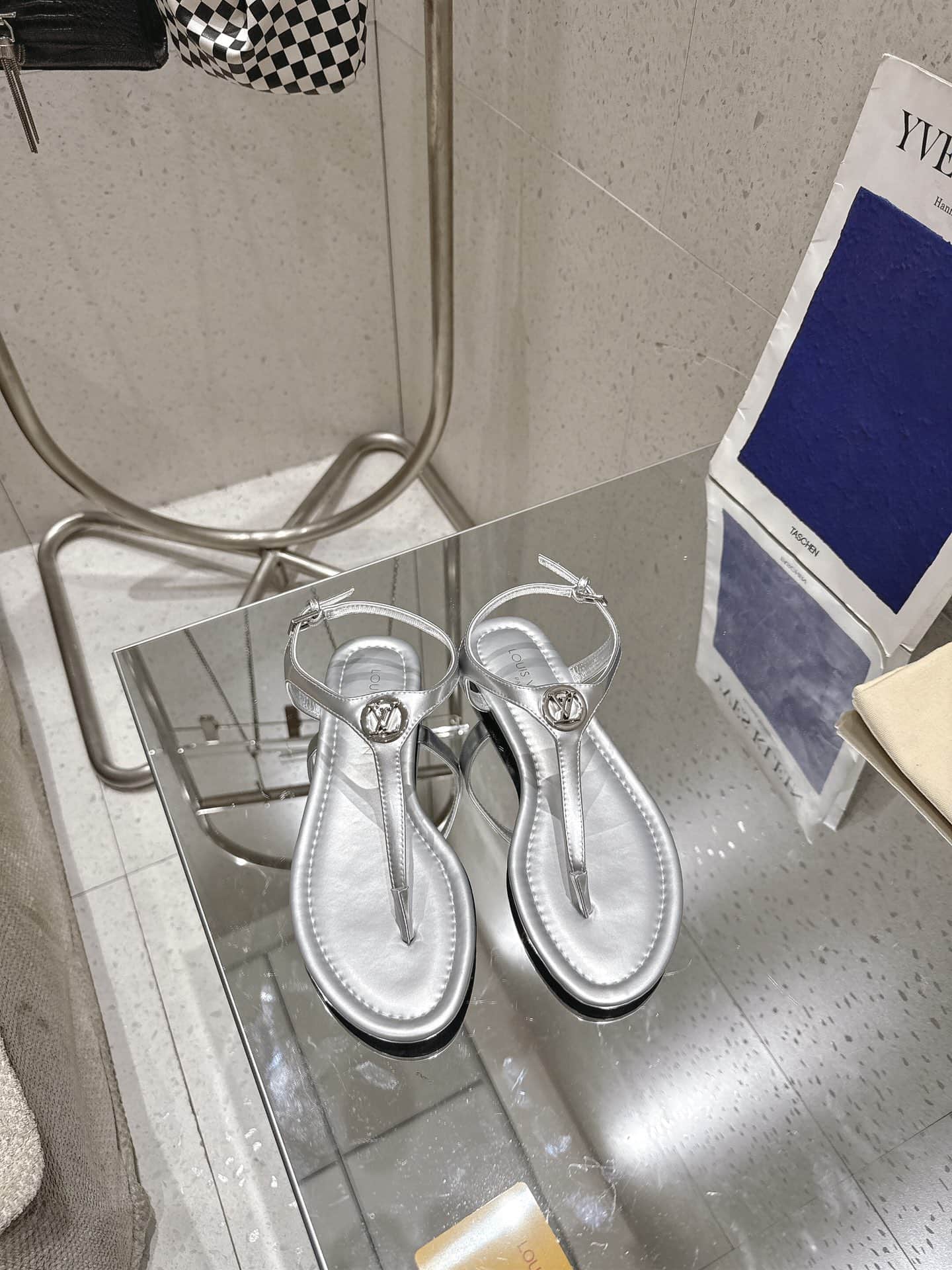 Louis Vuitton Pool Thong Mules shoes Women