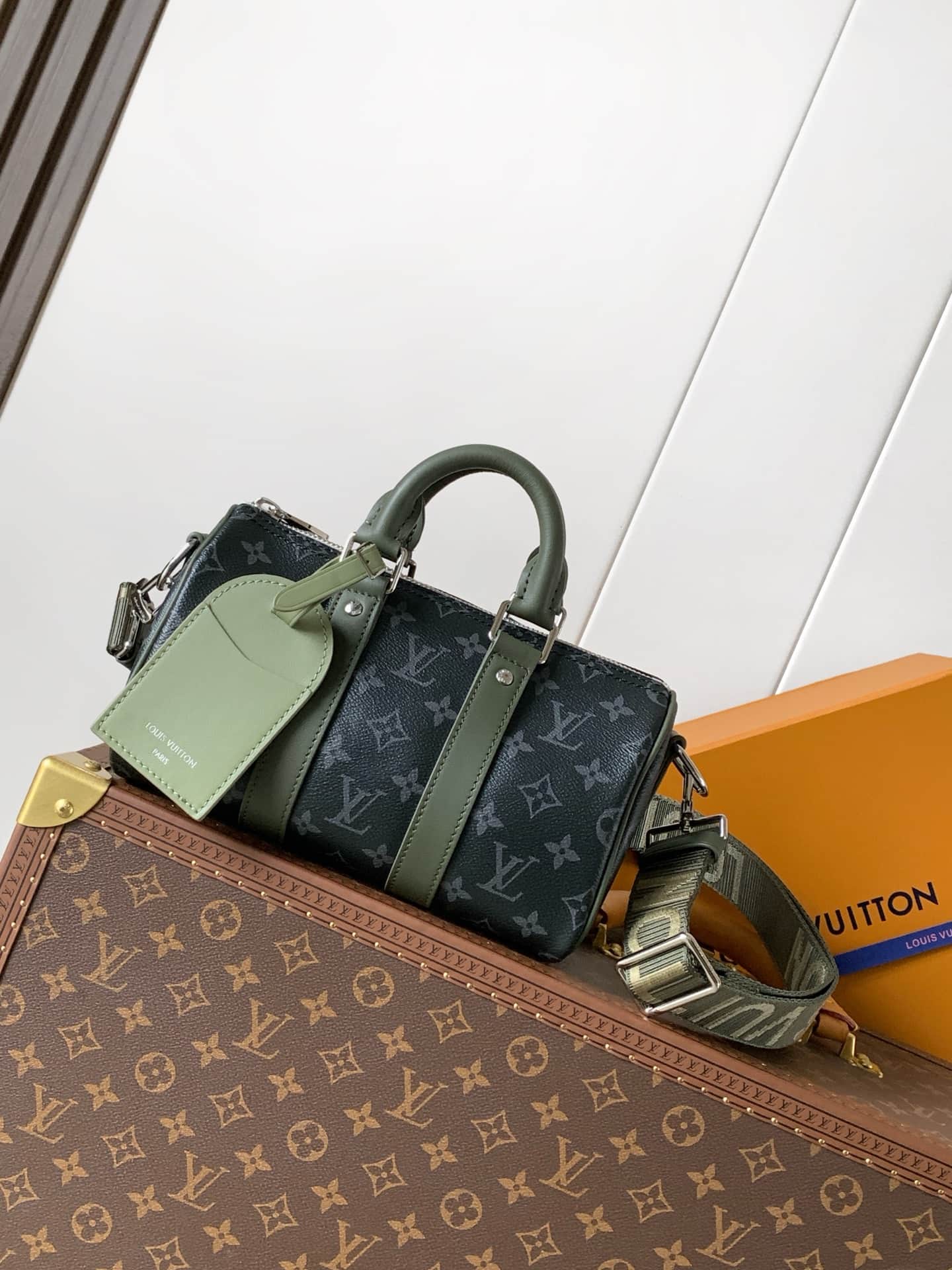 Louis Vuitton Keepall Bandoulière 25 Khaki Green Monogram Eclipse coated canvas M28638 High