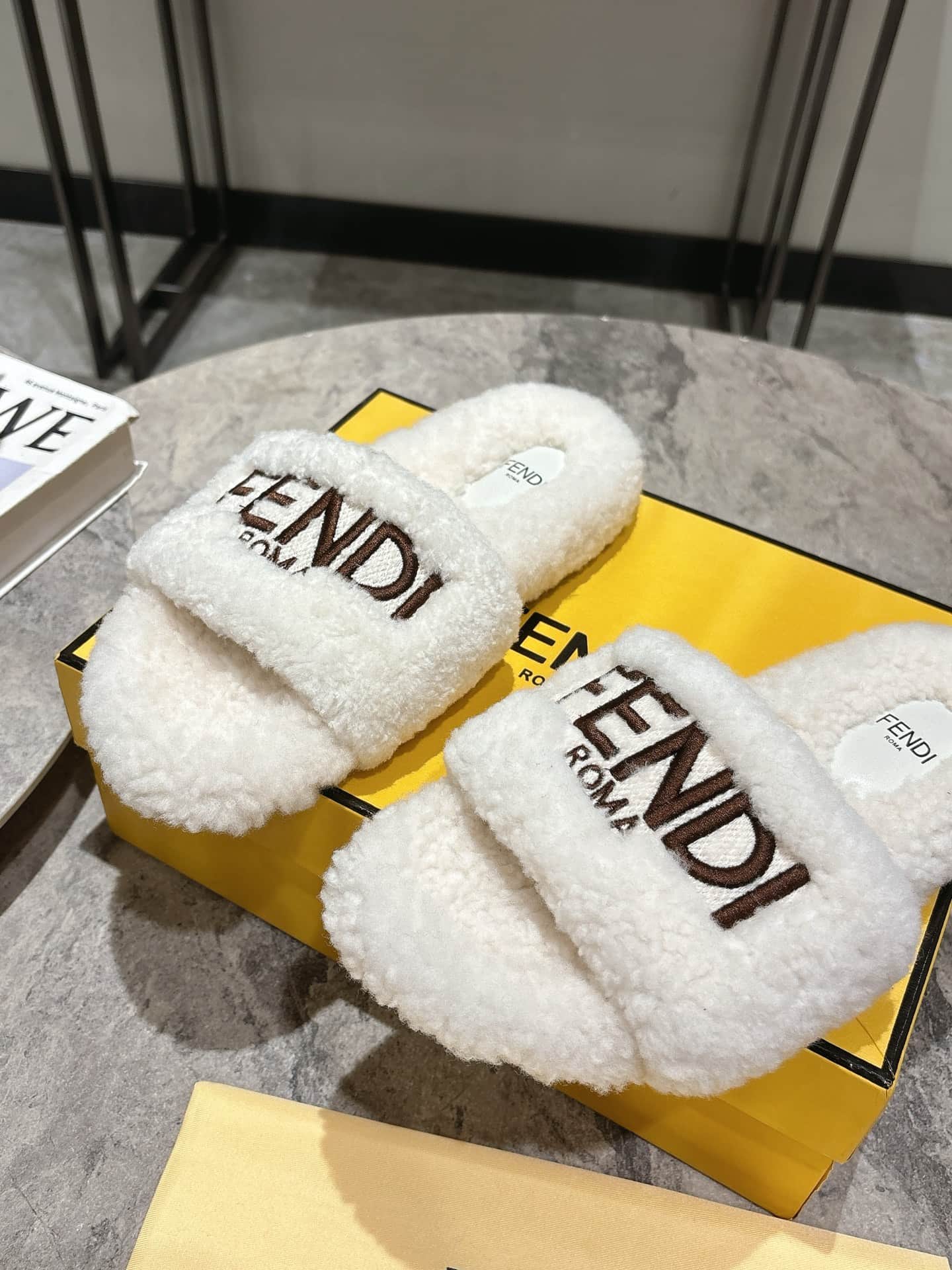 Fendi Slide sandal shoes Women