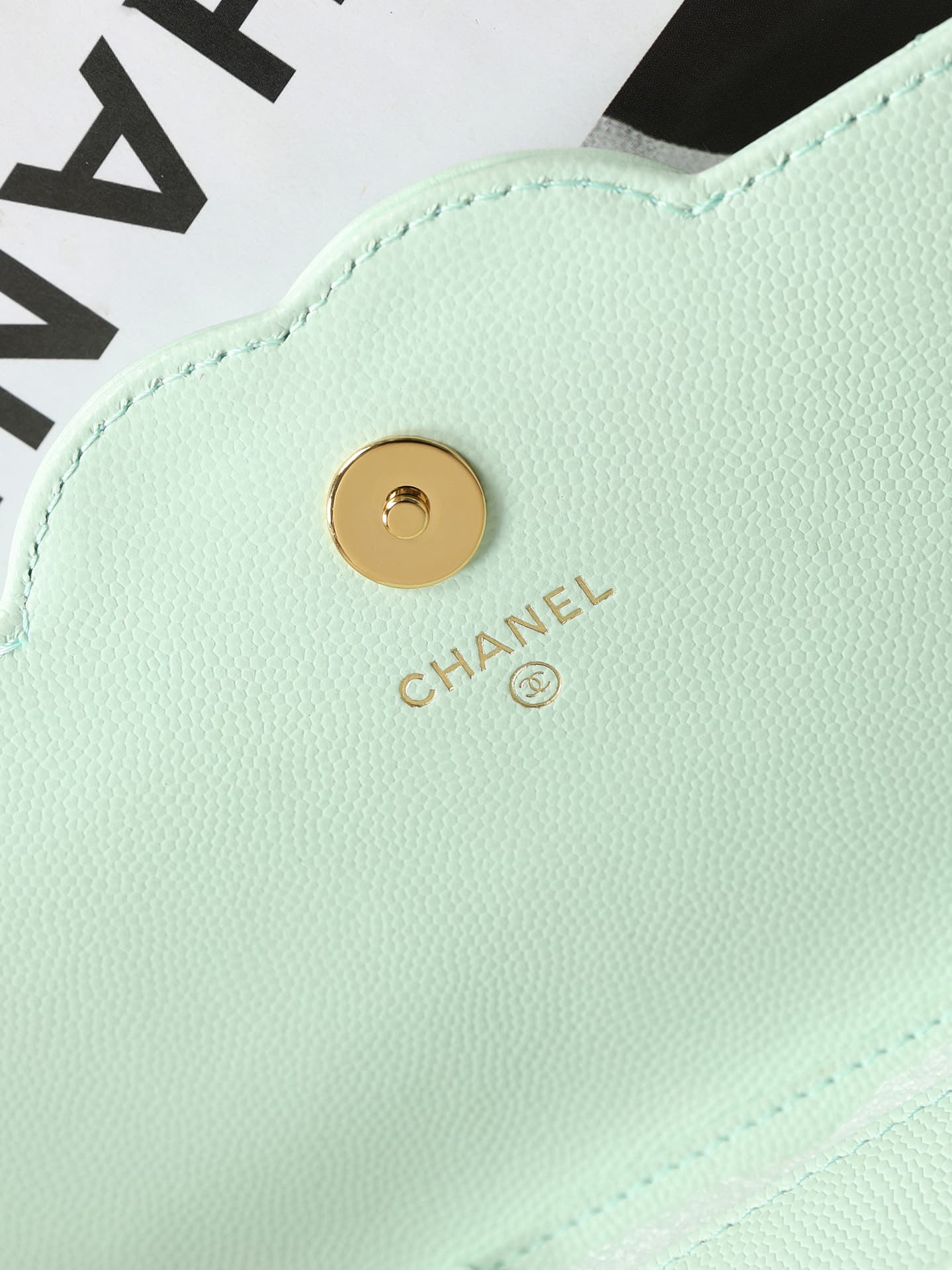 Chanel Wallet on Chain Shiny Grained Calfskin Lambskin & Gold-Tone Metal Light Green AP5455 A