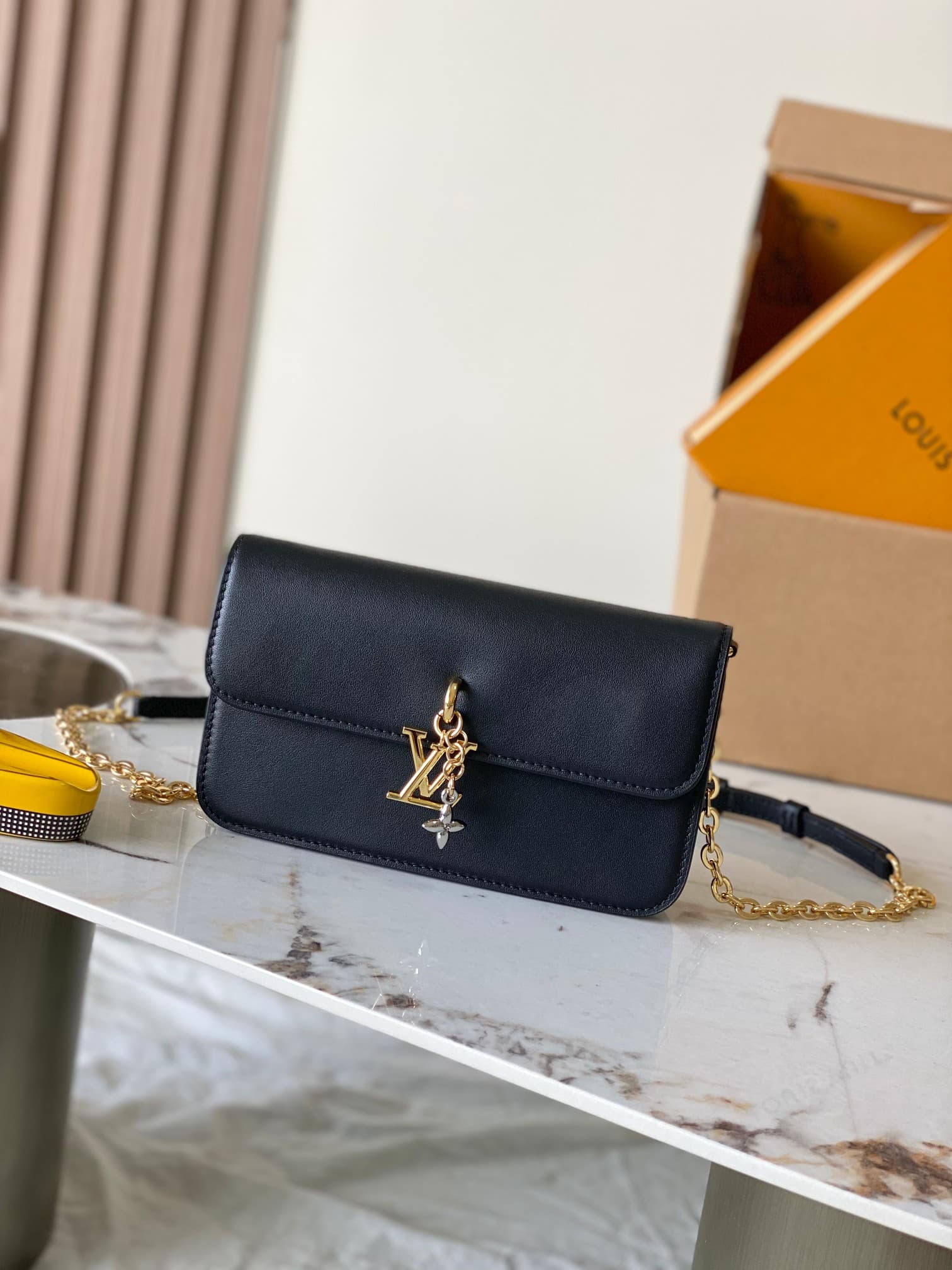 Louis Vuitton Wallet On Chain LV Bloom Black M14564 TOP