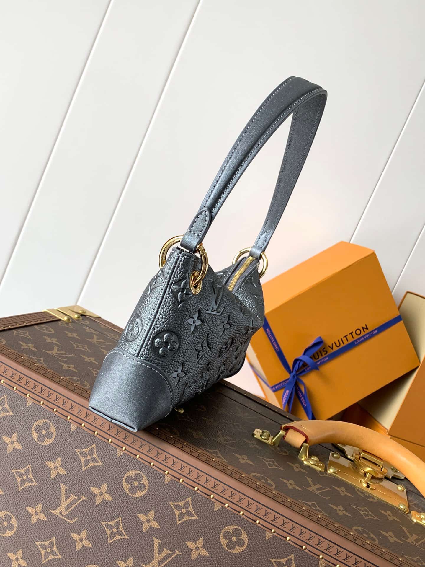 Louis Vuitton Pochette Sèvres Gun Metal Supple grained cowhide leather M12174 High