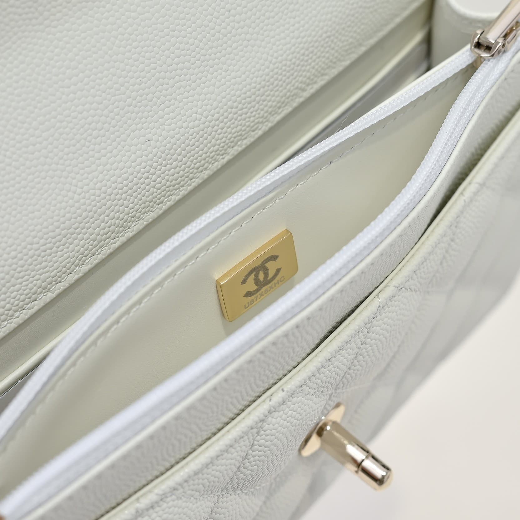 Chanel Wallet on Chain Grained Calfskin & Gold-Tone Metal White AP4401 A