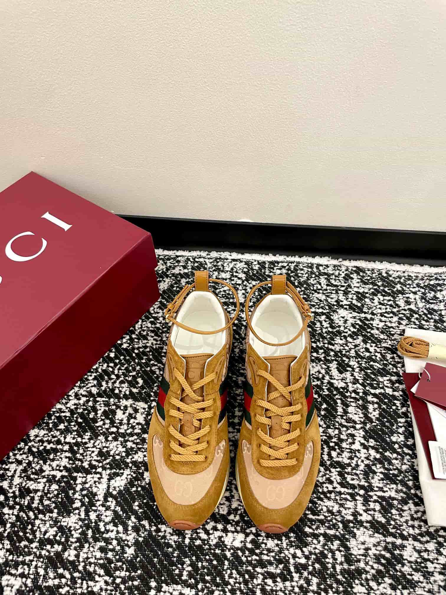 Gucci Sneaker shoes Women