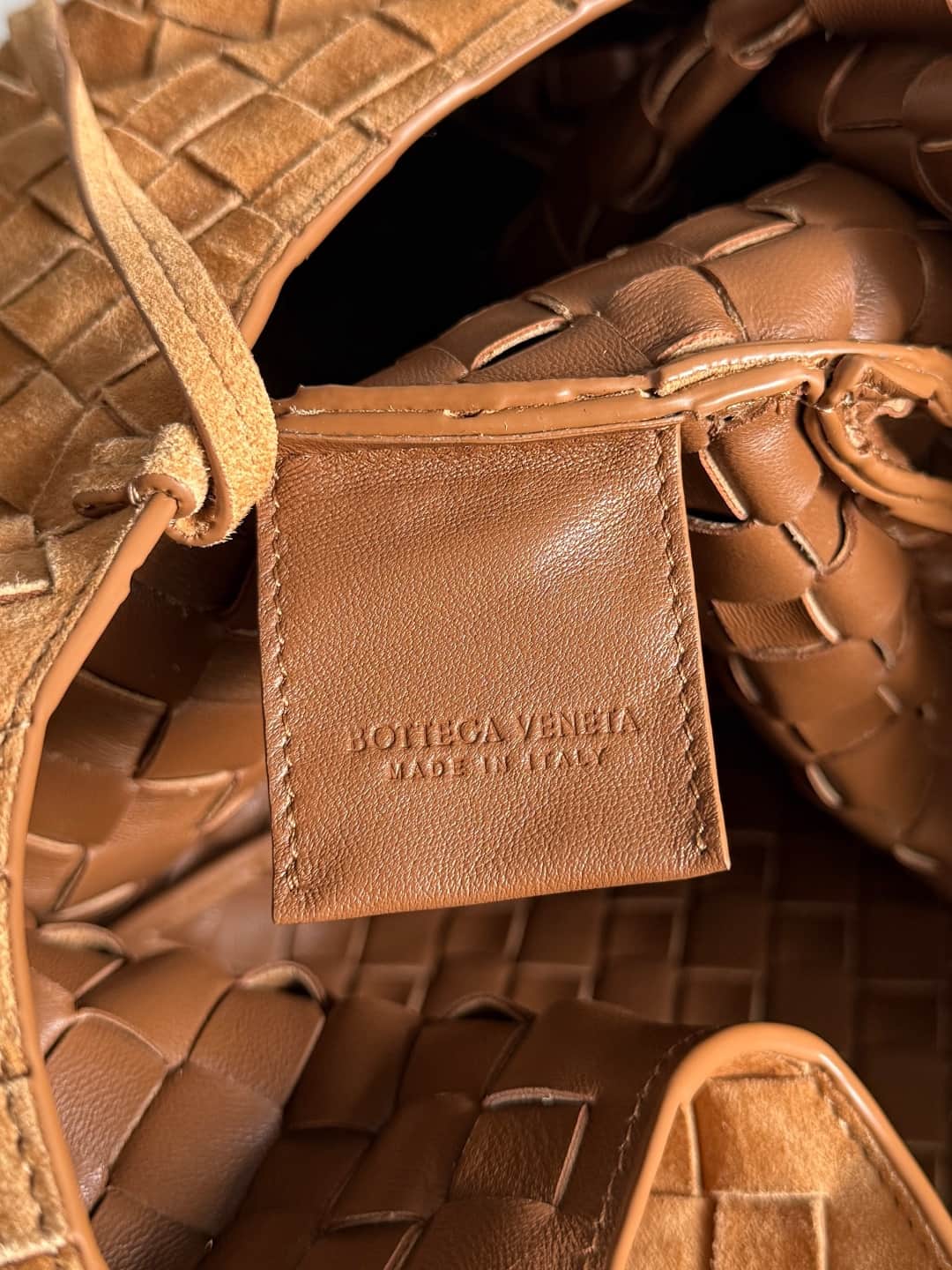 Bottega Veneta Medium Campana shoulder bag suede in Beige TOP