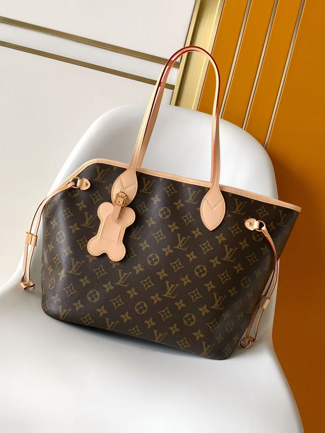 Louis Vuitton Neverwoof Monogram coated canvas M27847 High