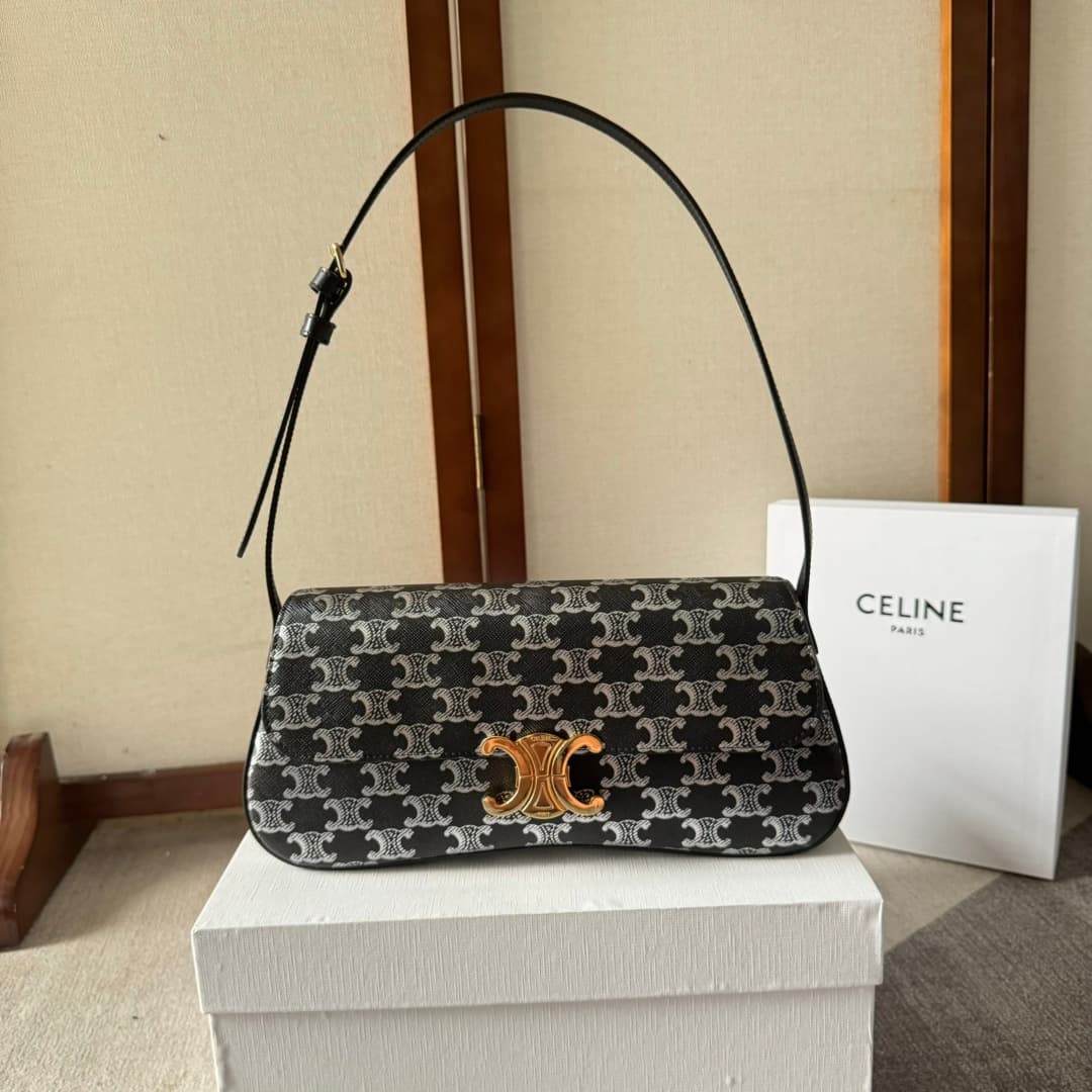 CELINE Triomphe Lola bag in Black High