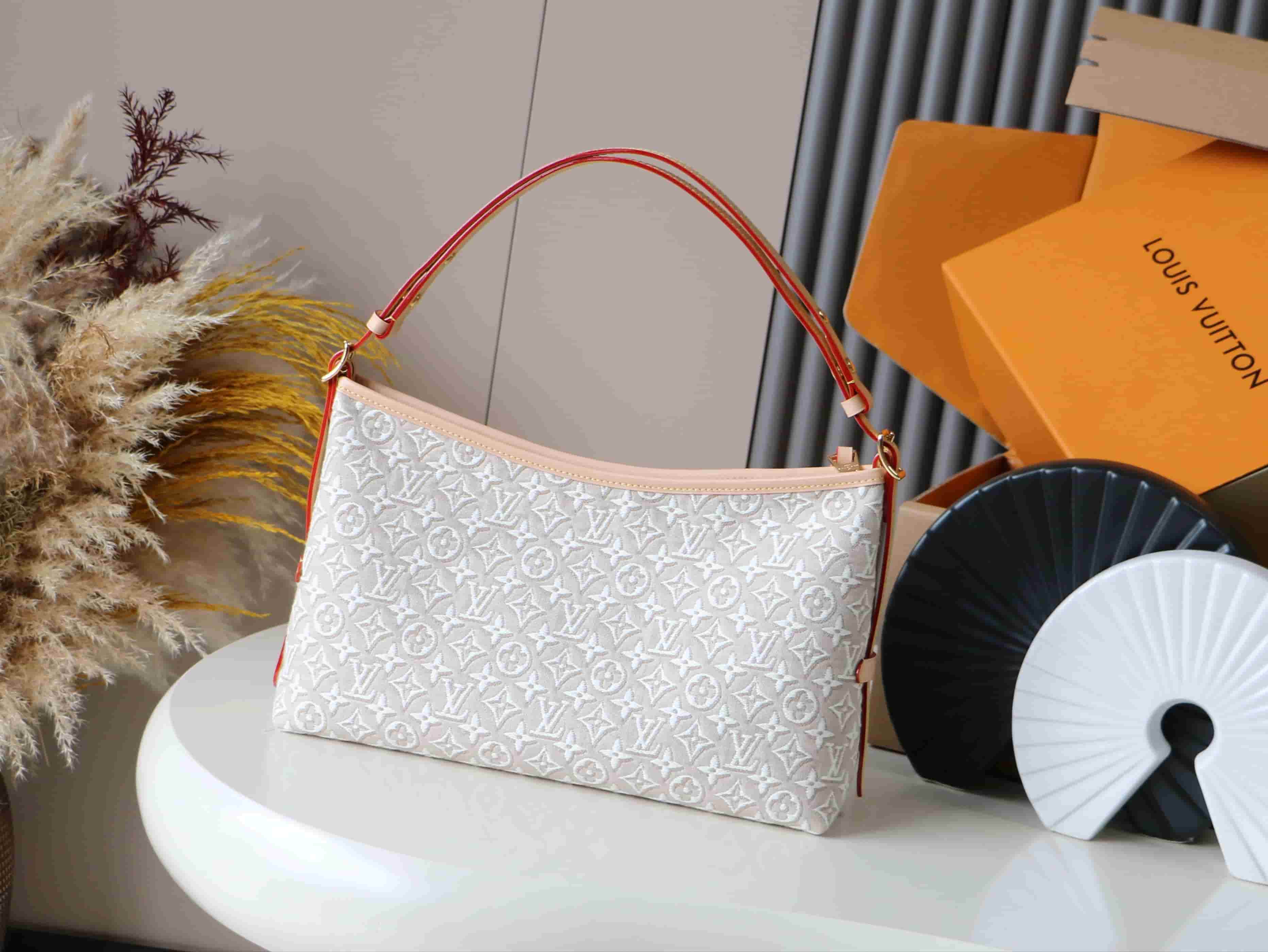 Louis Vuitton Carryall East-West Monogram Emblème Peuplier M2A136 High