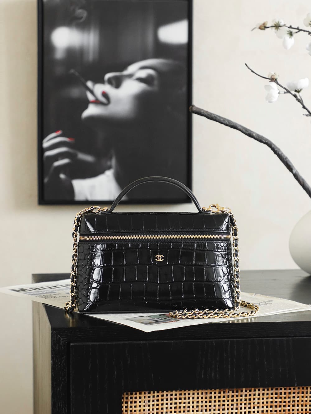 Chanel Small Vanity with chain Crocodile Embossed Calfskin& Gold-Tone Metal Black AS5195 A