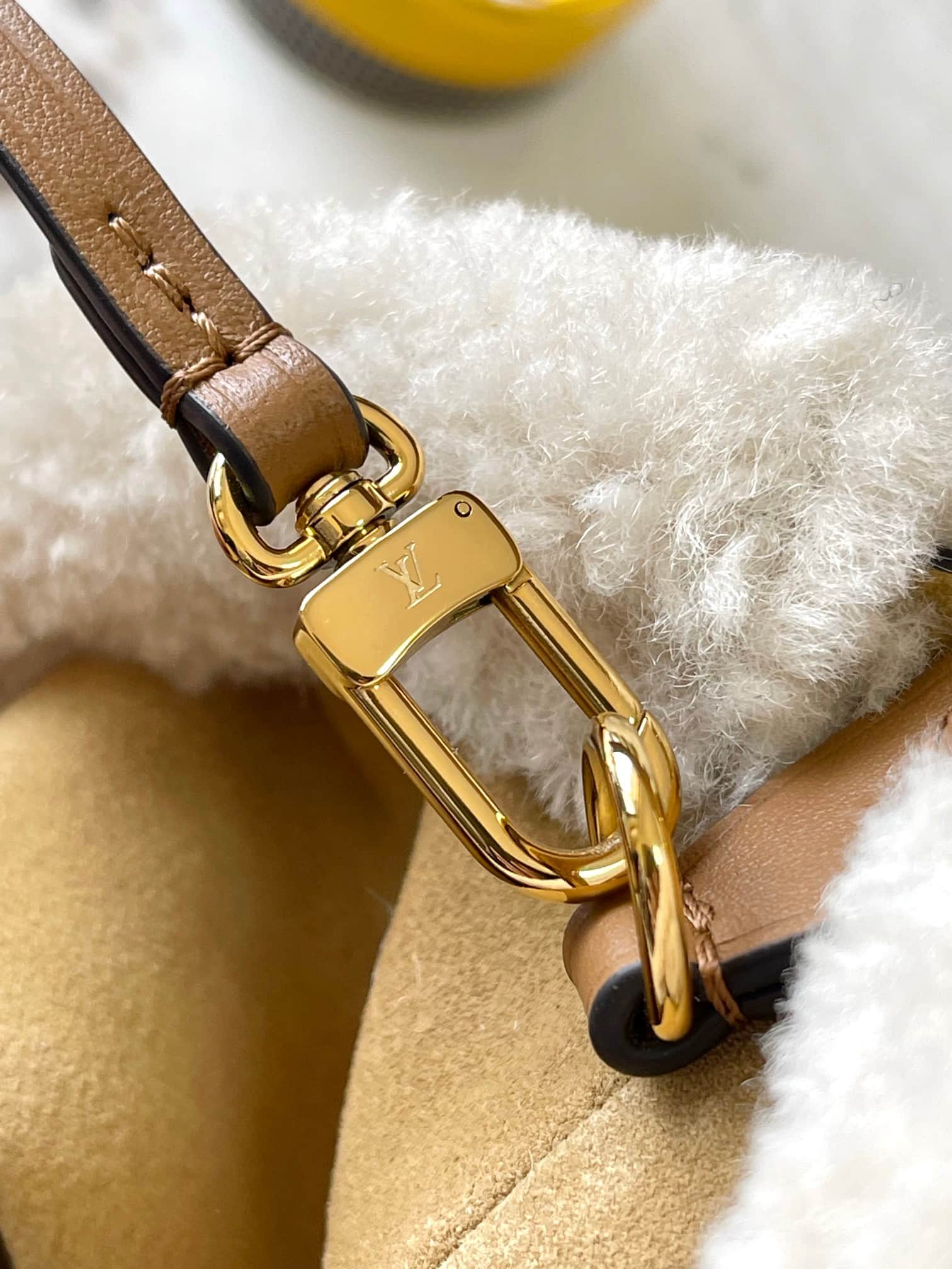 Louis Vuitton CarryAll PM Suede leather Beige M11843 Top