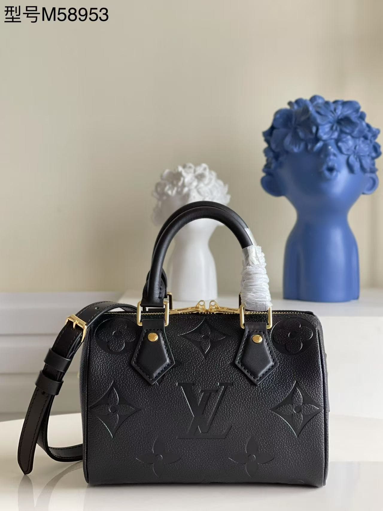 Louis Vuitton SPEEDY BANDOULIÈRE 20 Embossed grained cowhide leather M58953 Black High