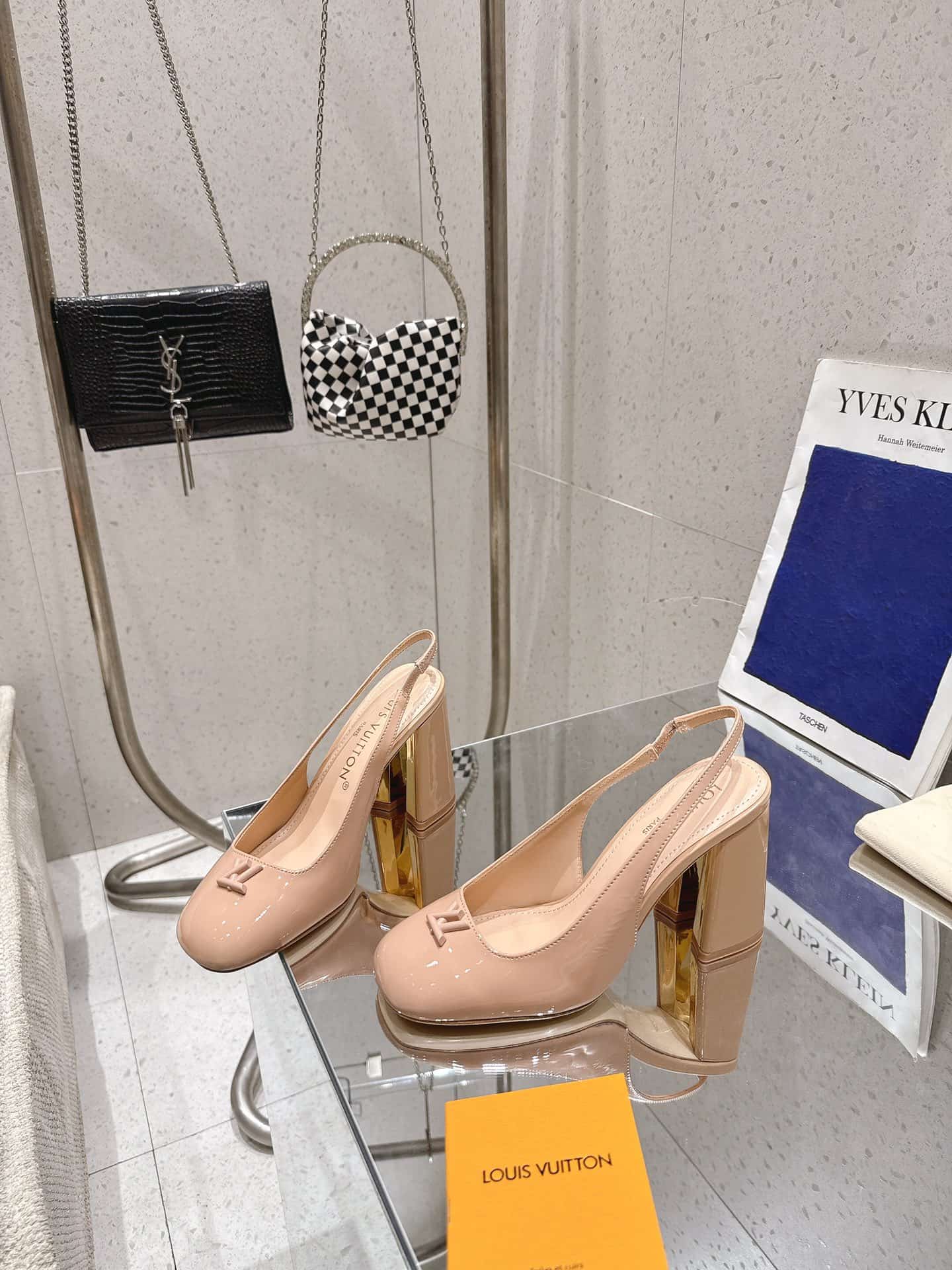 Louis Vuitton Sandal shoes High Women