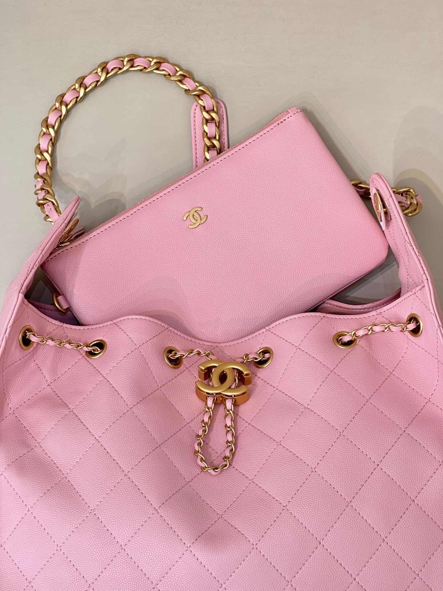 Chanel 25 Medium Hobo handbag AS5311 Grained Calfskin & Gold-tone Metal Pink TOP