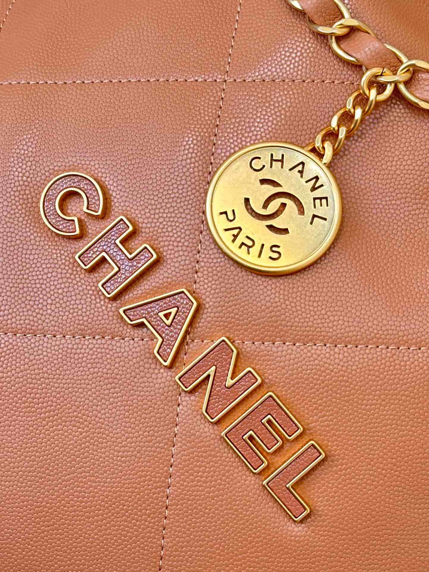 Chanel 22 Small handbag Shiny calfskin & gold-tone metal AS3260 Caramel TOP
