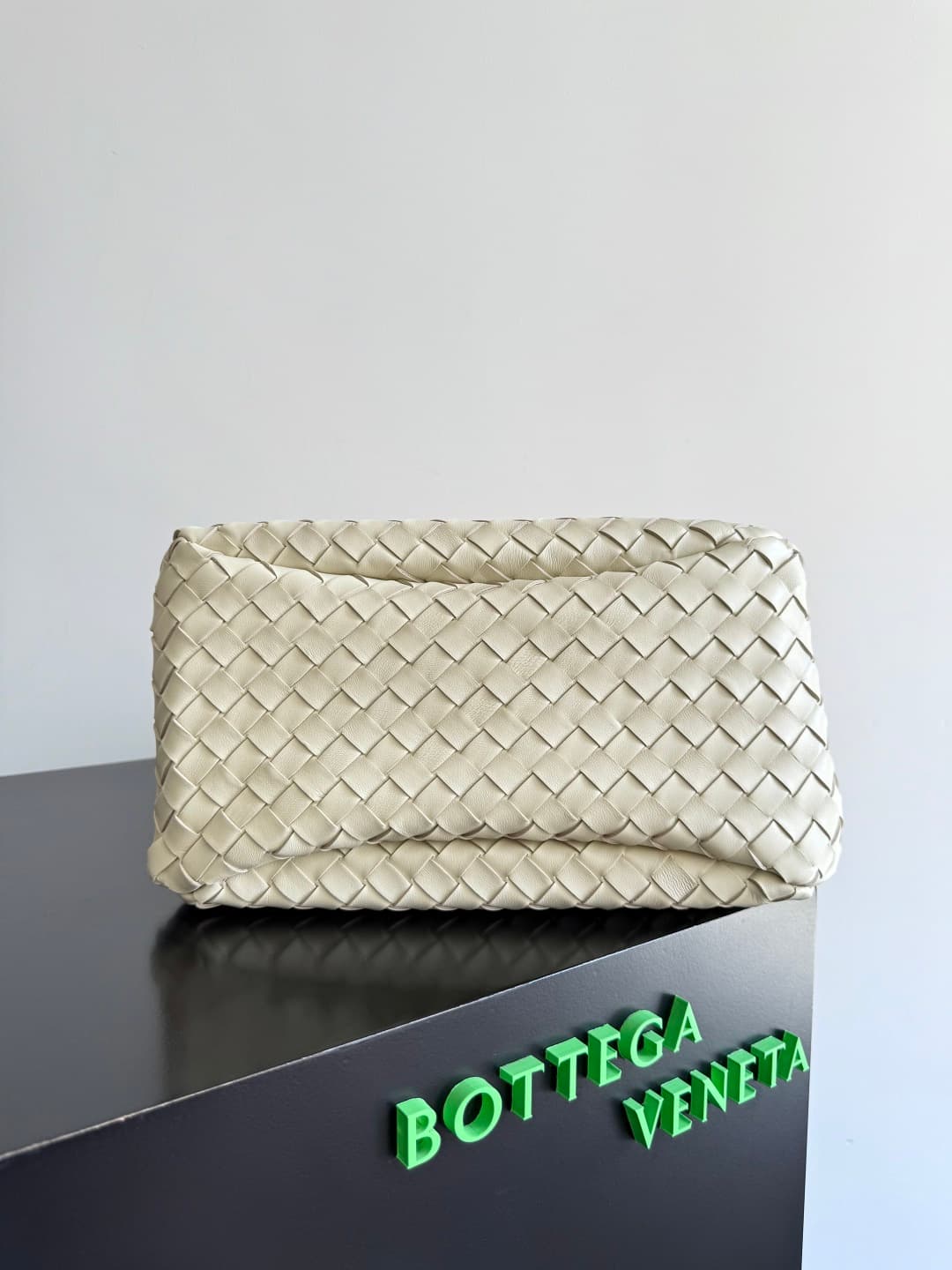 Bottega Veneta Medium Campana shoulder bag in Intrecciato leather Sea salt TOP