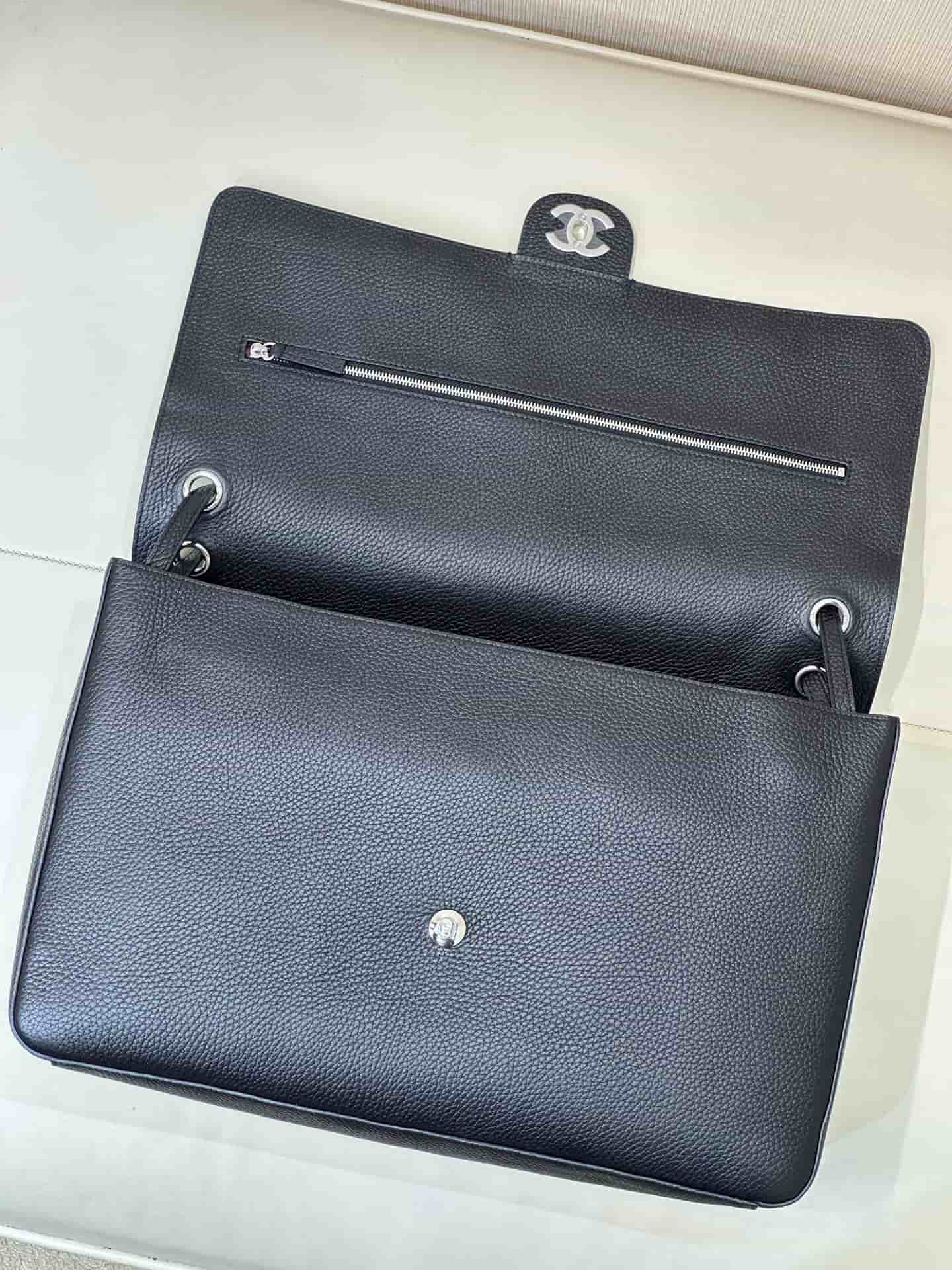 Chanel Maxi Flapbag Grained Calfskin & Silver Metal Black AS6233 TOP
