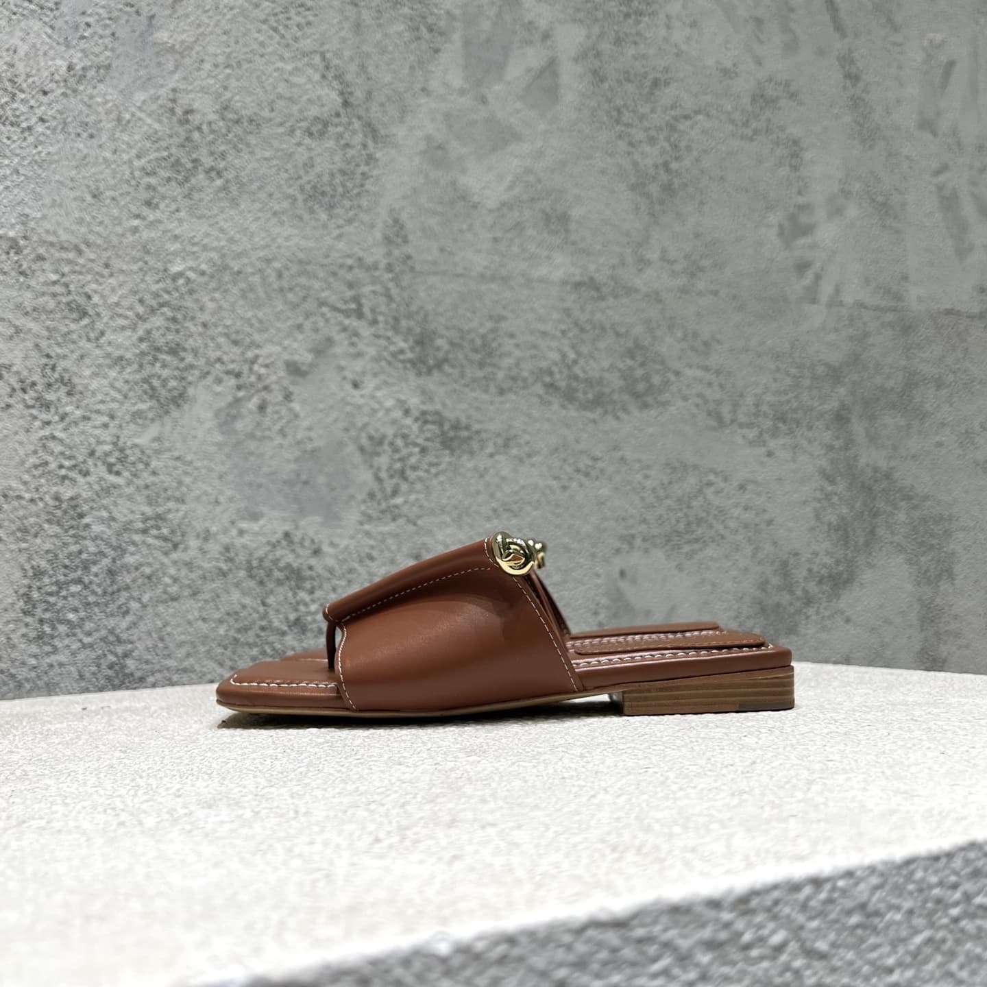 Bottega Veneta Interwoven Leather Flat Sandal Shoes Women